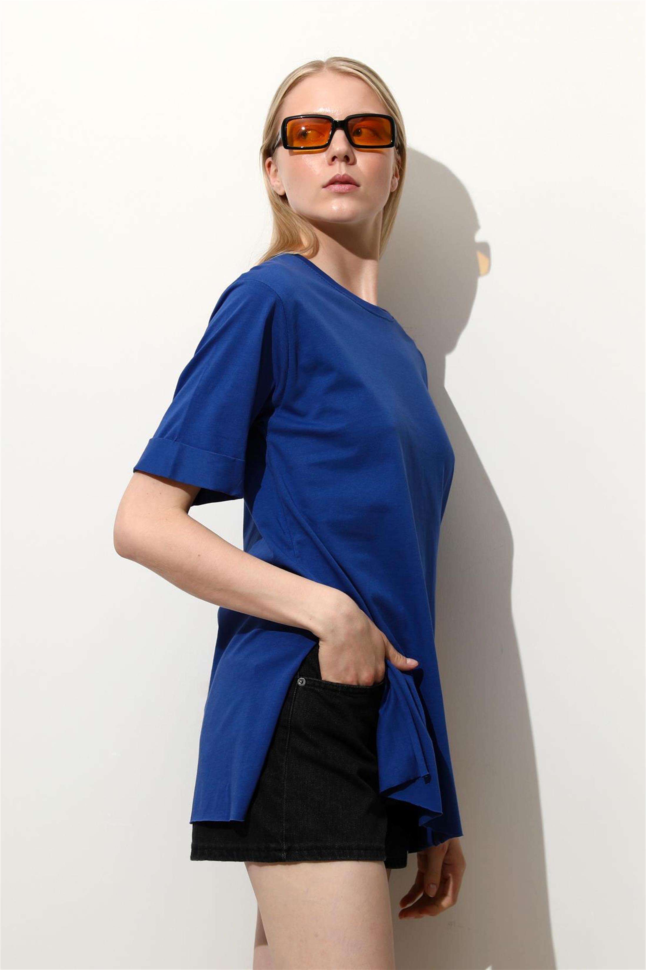 Kadın Bisiklet Yaka Duble Kol Oversize Yırtmaçlı T-Shirt