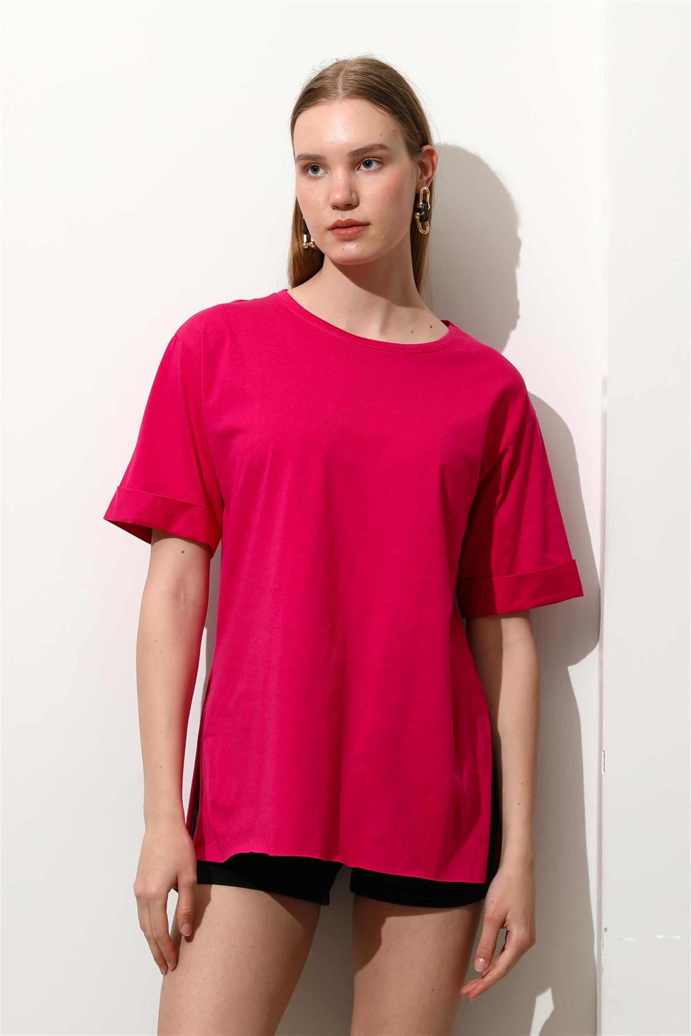 Kadın Bisiklet Yaka Duble Kol Oversize Yırtmaçlı T-Shirt