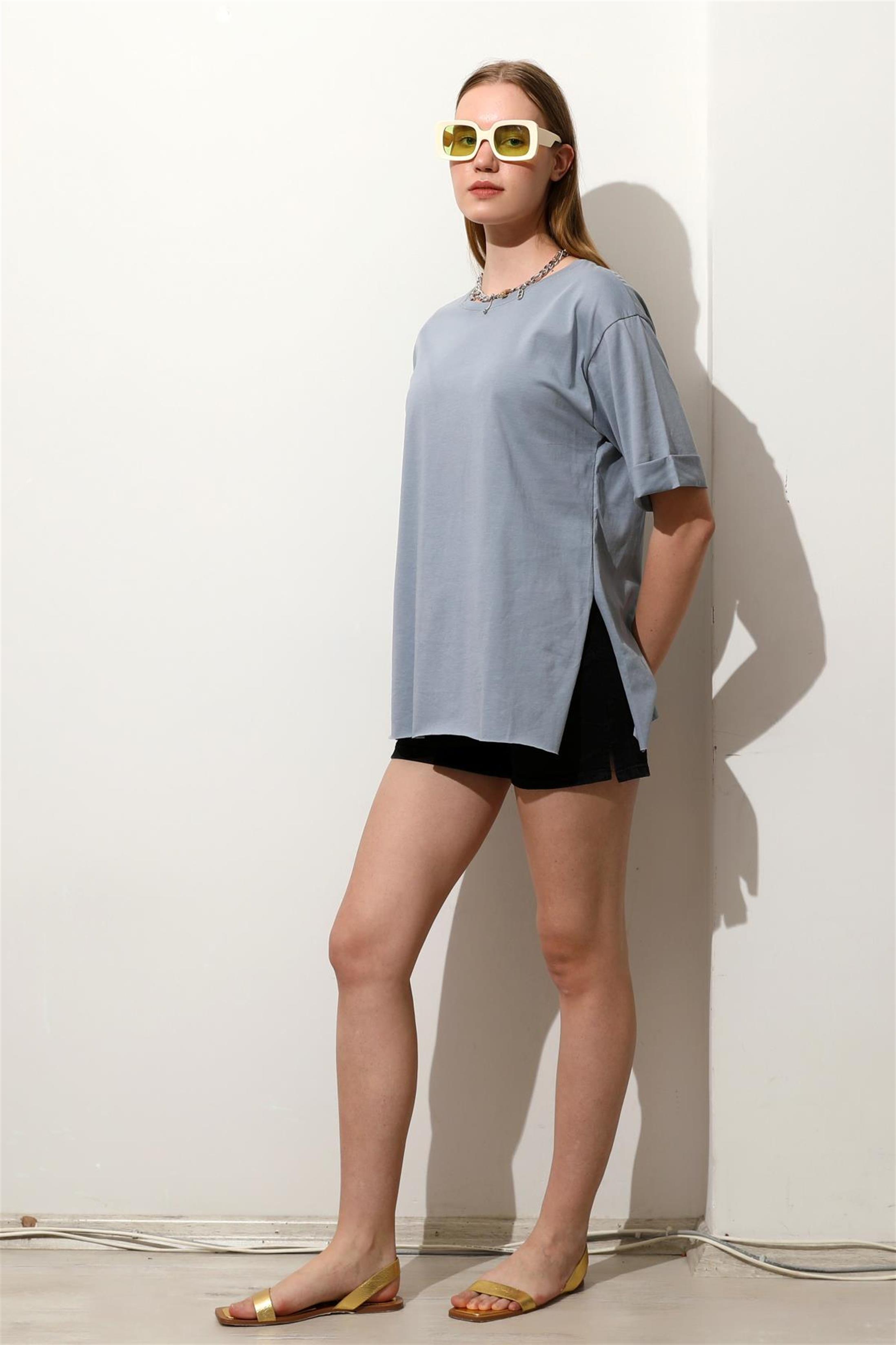 Kadın Bisiklet Yaka Duble Kol Oversize Yırtmaçlı T-Shirt