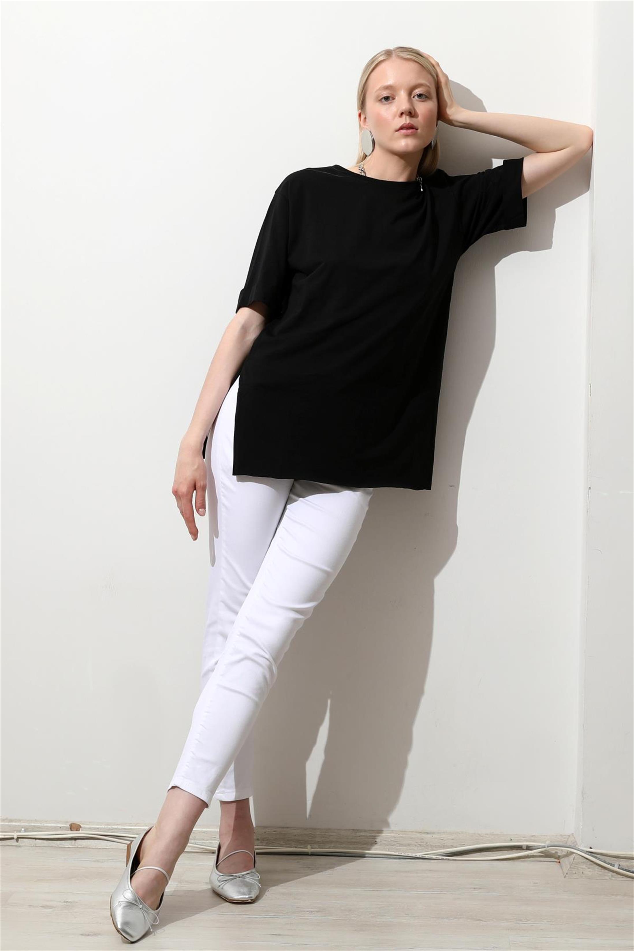 Kadın Bisiklet Yaka Duble Kol Oversize Yırtmaçlı T-Shirt
