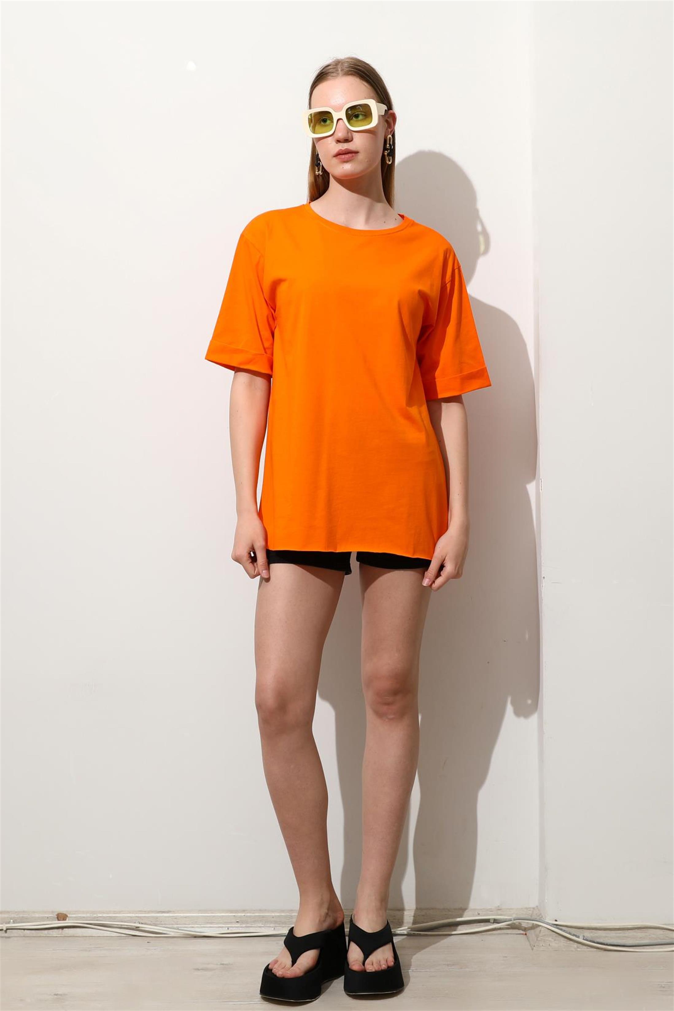 Kadın Bisiklet Yaka Duble Kol Oversize Yırtmaçlı T-Shirt