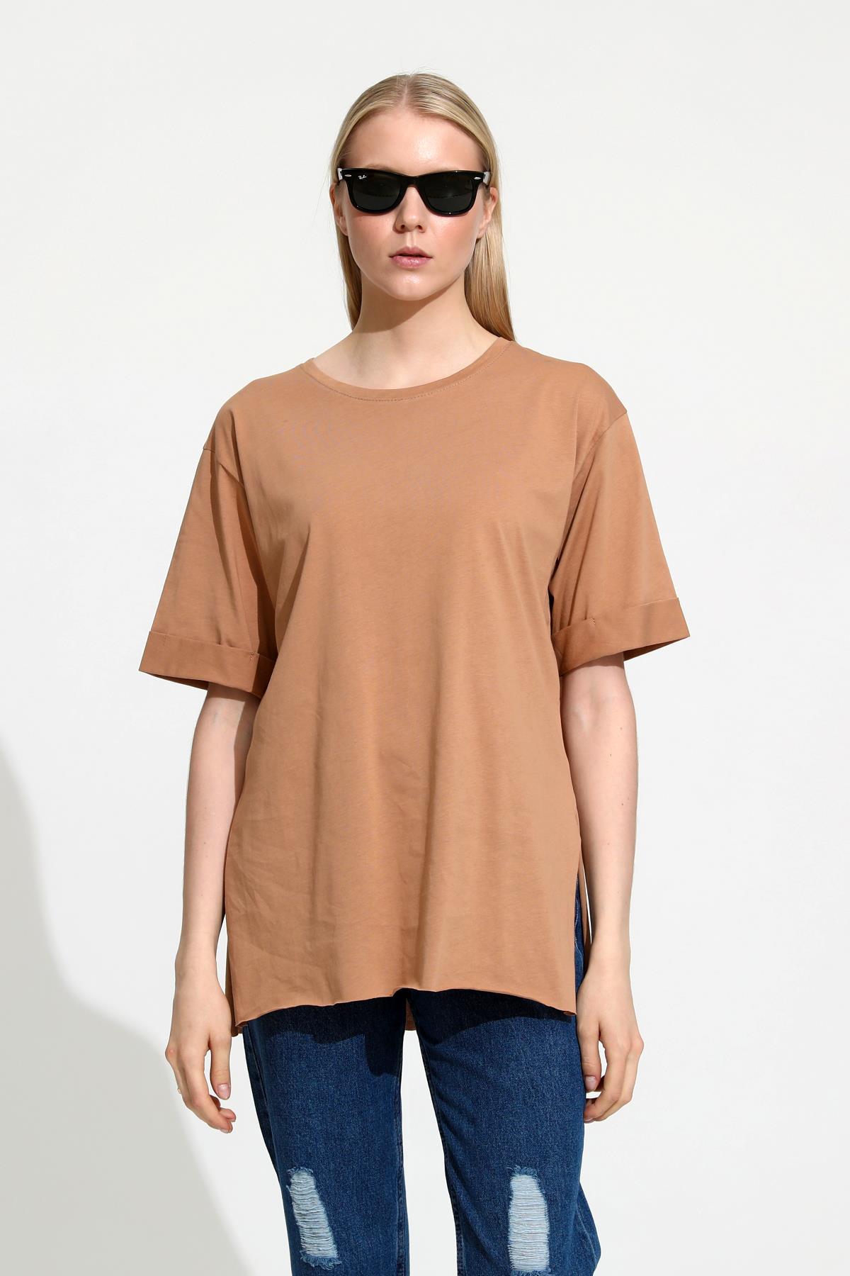 Kadın Bisiklet Yaka Duble Kol Oversize Yırtmaçlı T-Shirt