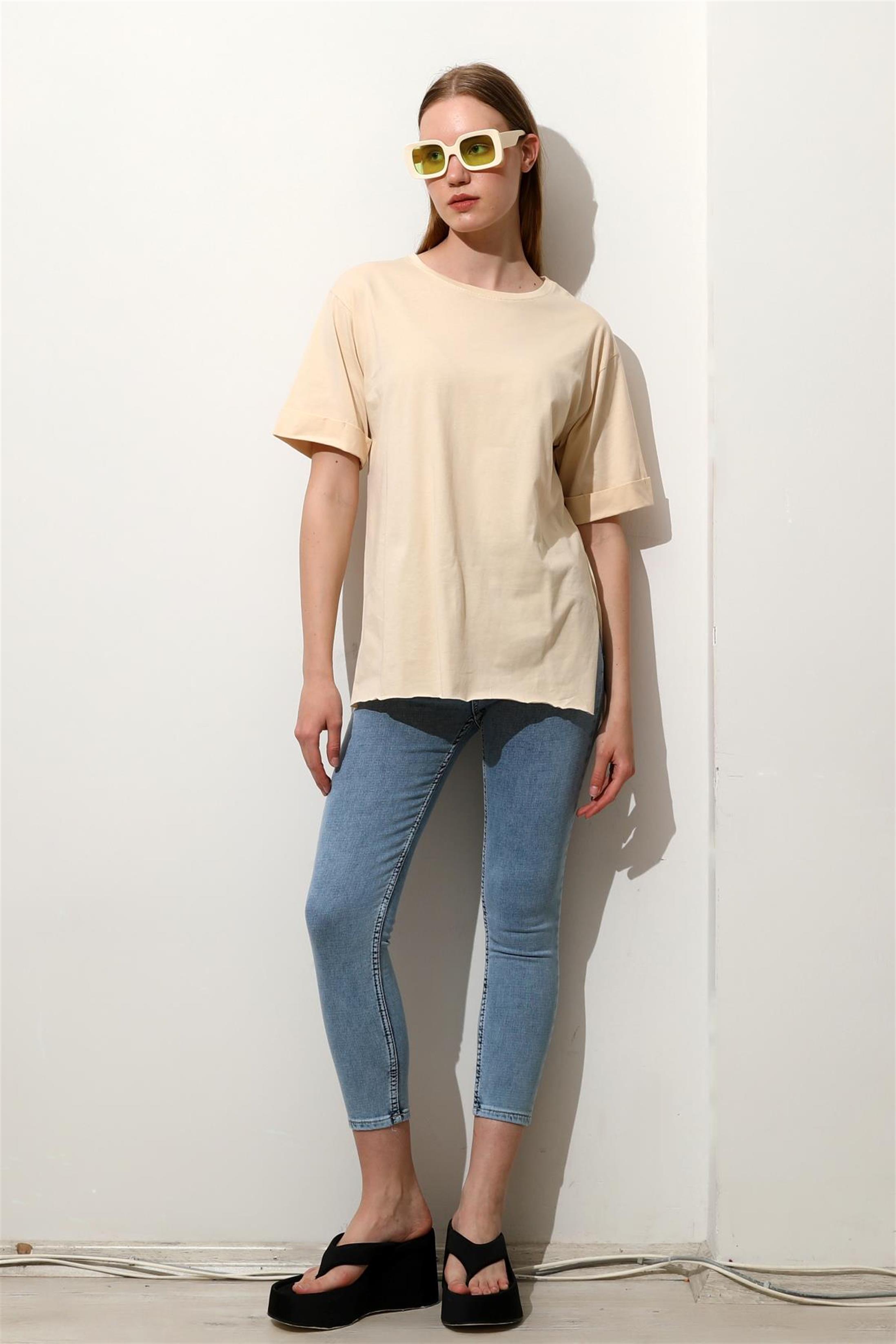 Kadın Bisiklet Yaka Duble Kol Oversize Yırtmaçlı T-Shirt