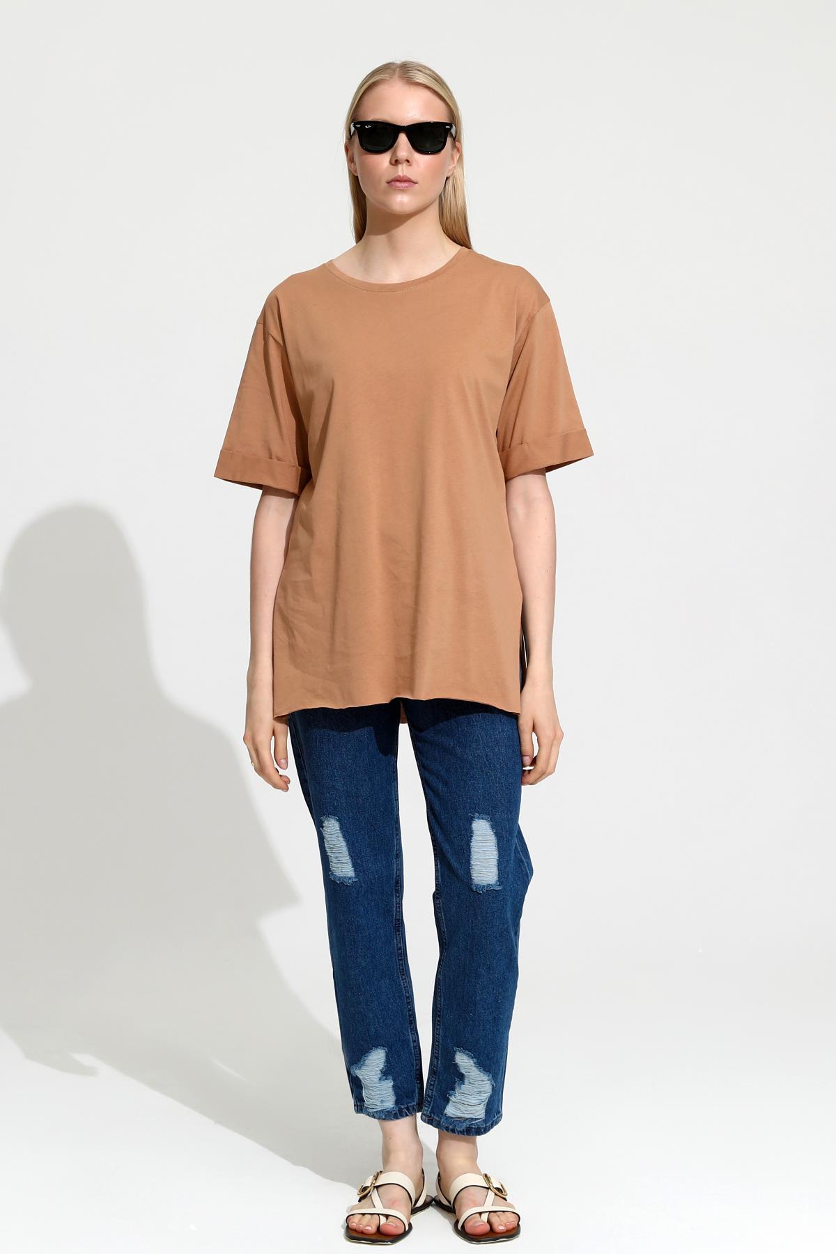 Kadın Bisiklet Yaka Duble Kol Oversize Yırtmaçlı T-Shirt