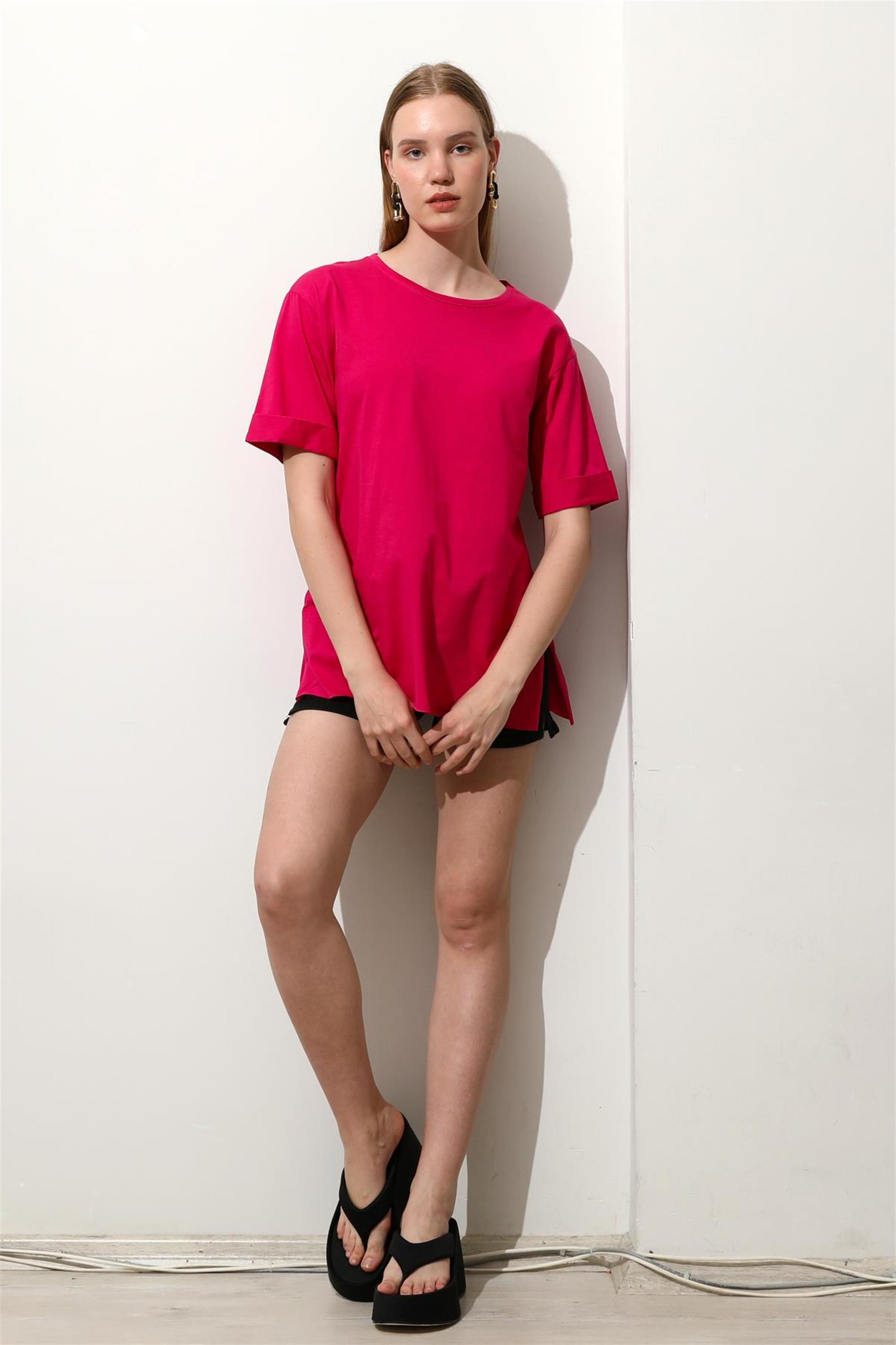Kadın Bisiklet Yaka Duble Kol Oversize Yırtmaçlı T-Shirt