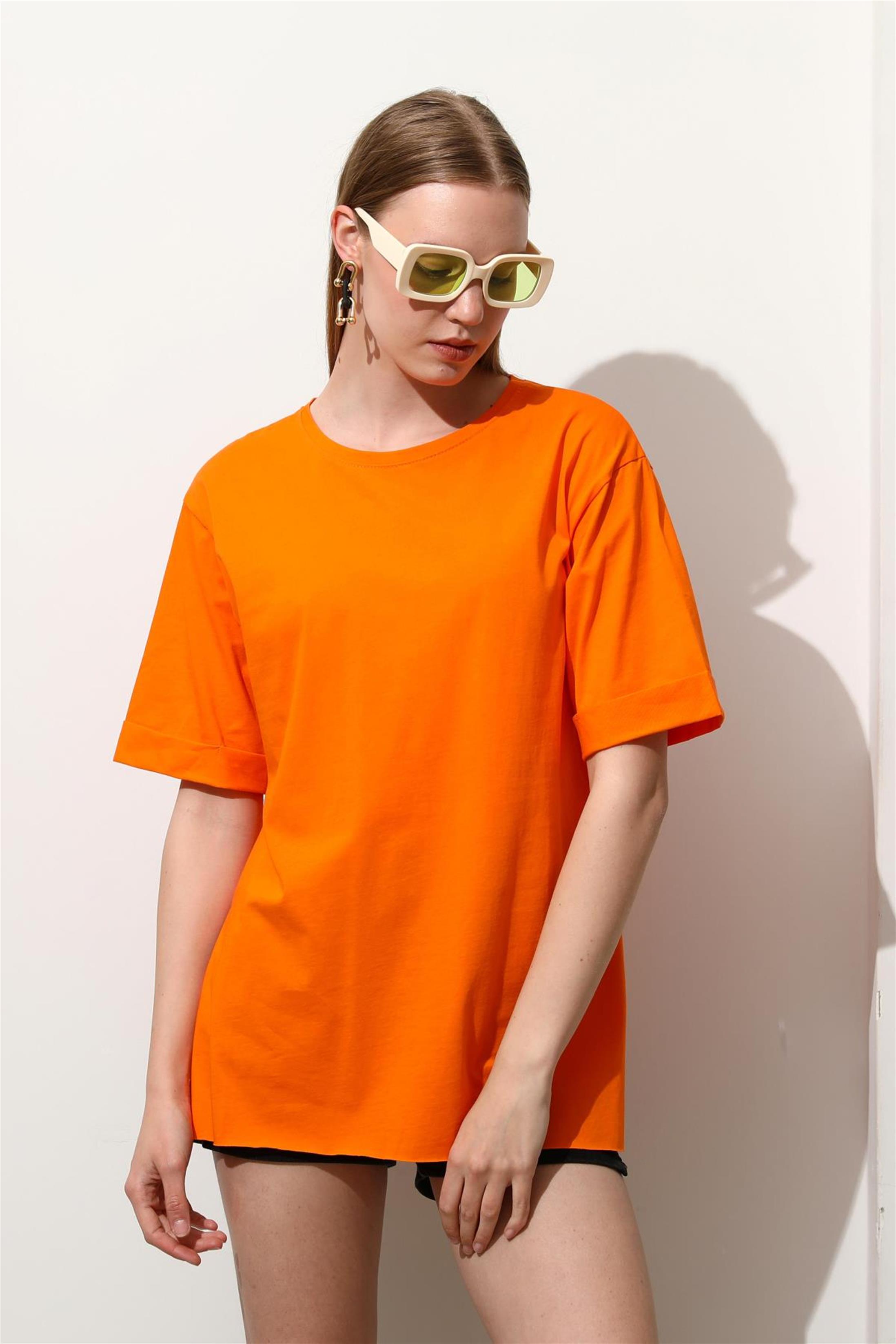 Kadın Bisiklet Yaka Duble Kol Oversize Yırtmaçlı T-Shirt
