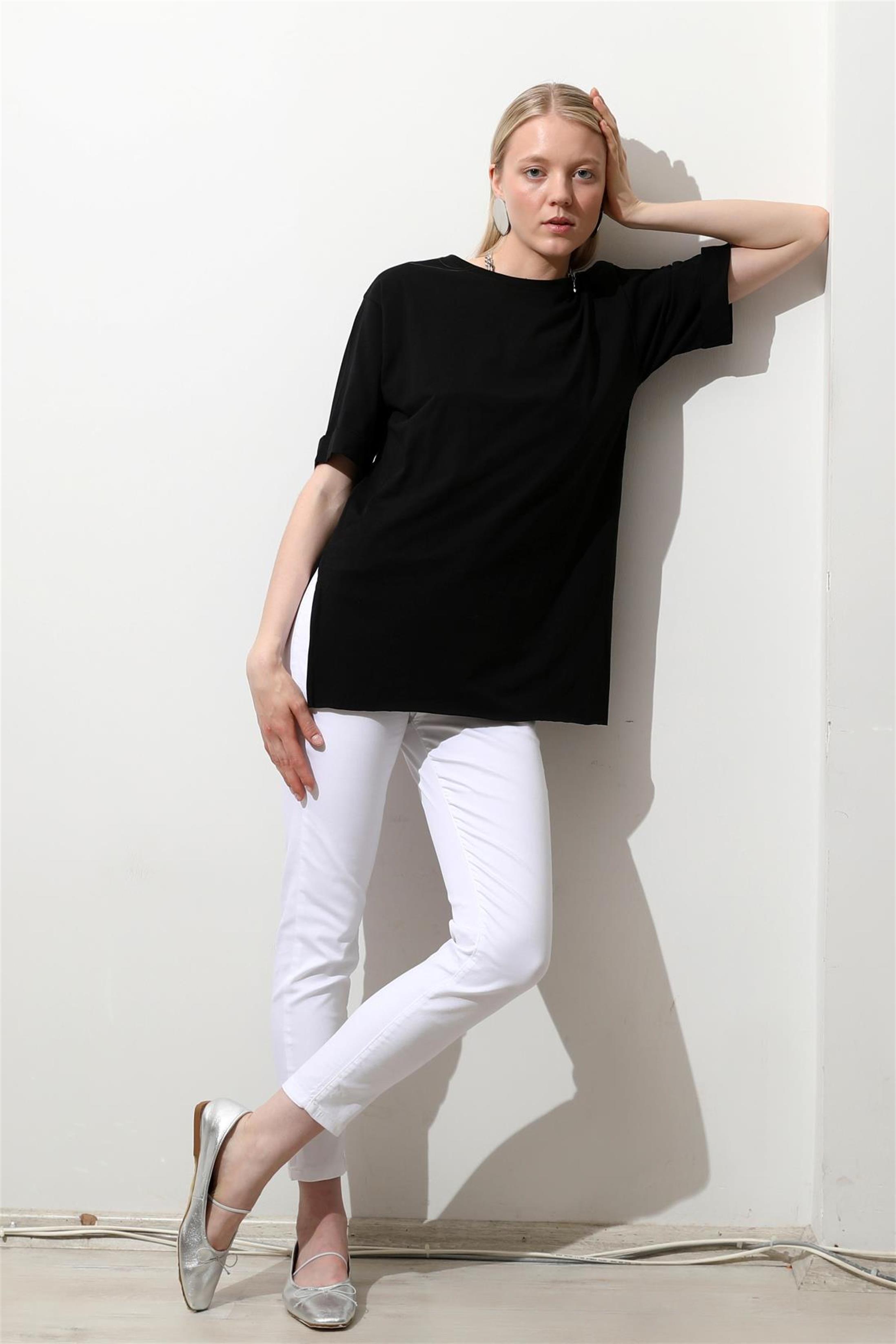 Kadın Bisiklet Yaka Duble Kol Oversize Yırtmaçlı T-Shirt