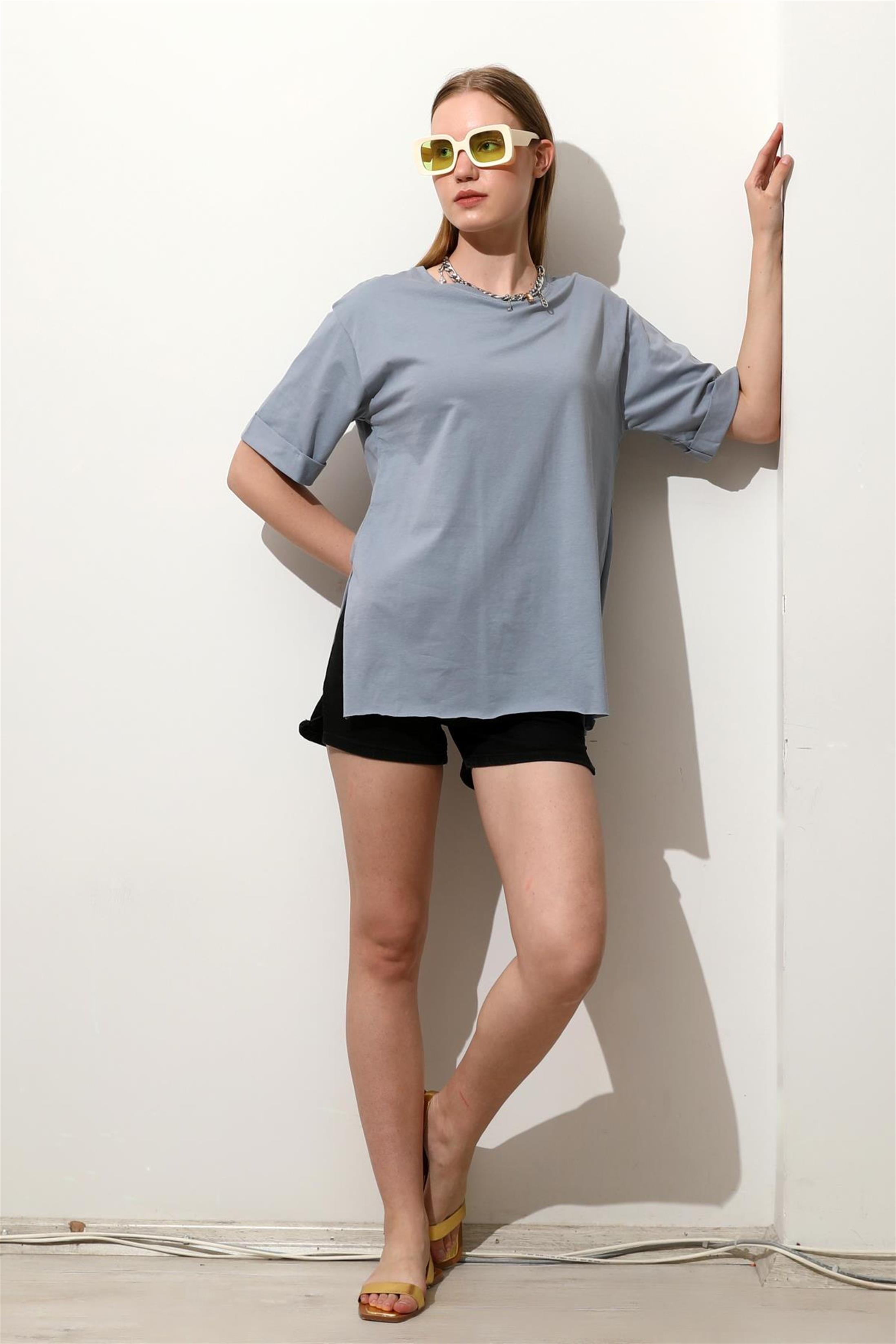 Kadın Bisiklet Yaka Duble Kol Oversize Yırtmaçlı T-Shirt