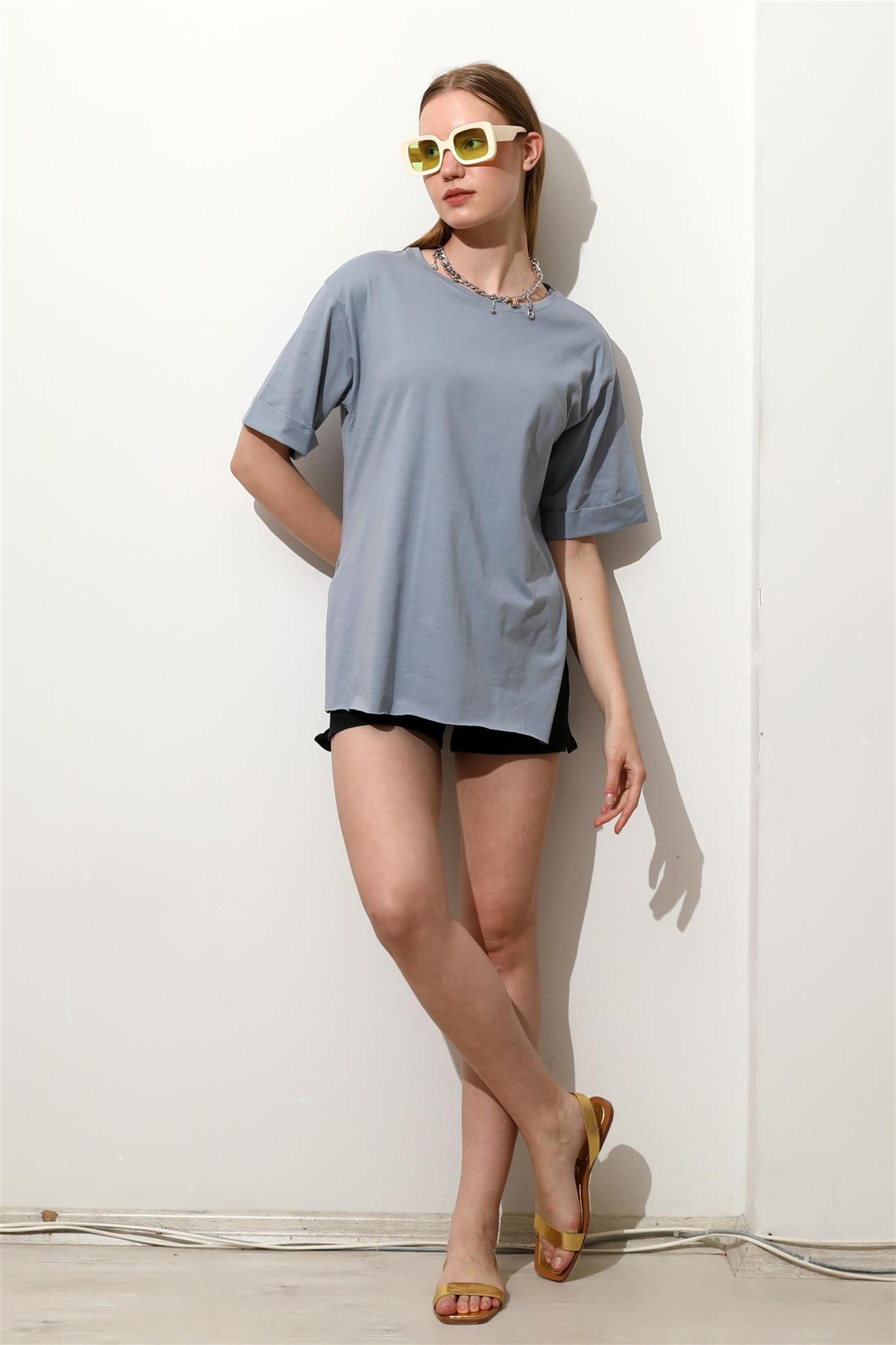 Kadın Bisiklet Yaka Duble Kol Oversize Yırtmaçlı T-Shirt