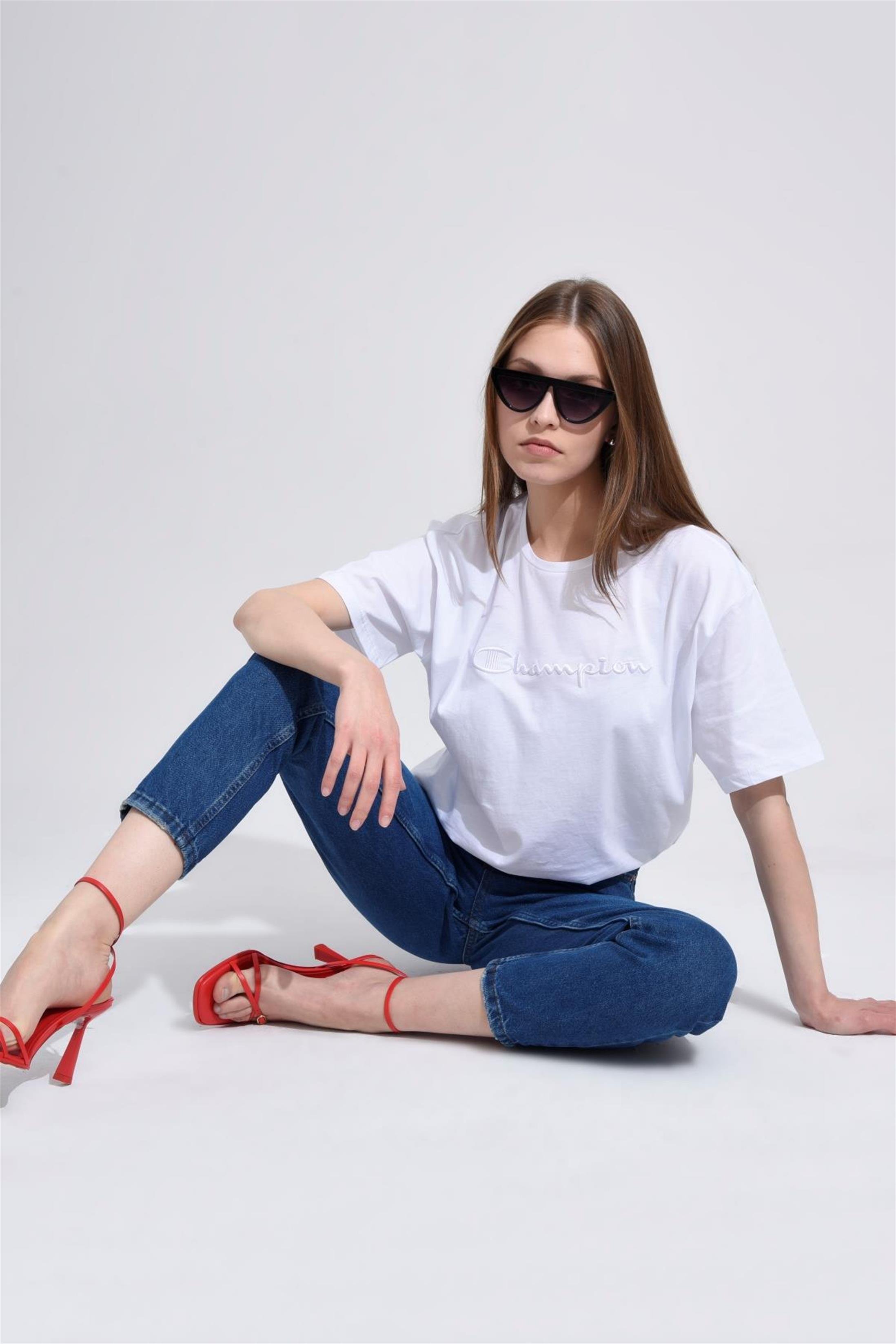 Kadın %100 Pamuk Champion Yazılı Nakışlı T-Shirt