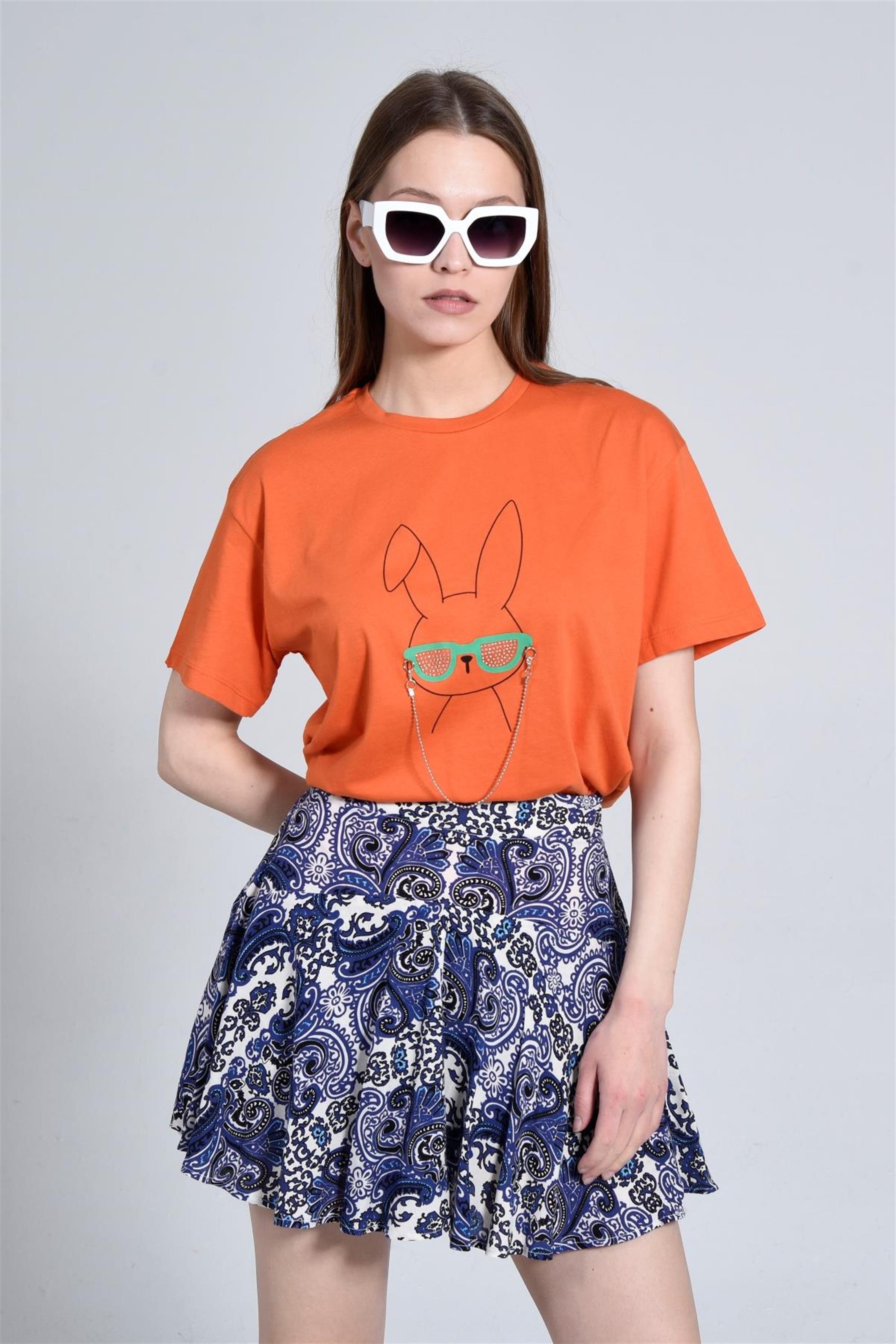 Kadın Tavşan Baskılı Taşlı Bisiklet Yaka T-Shirt