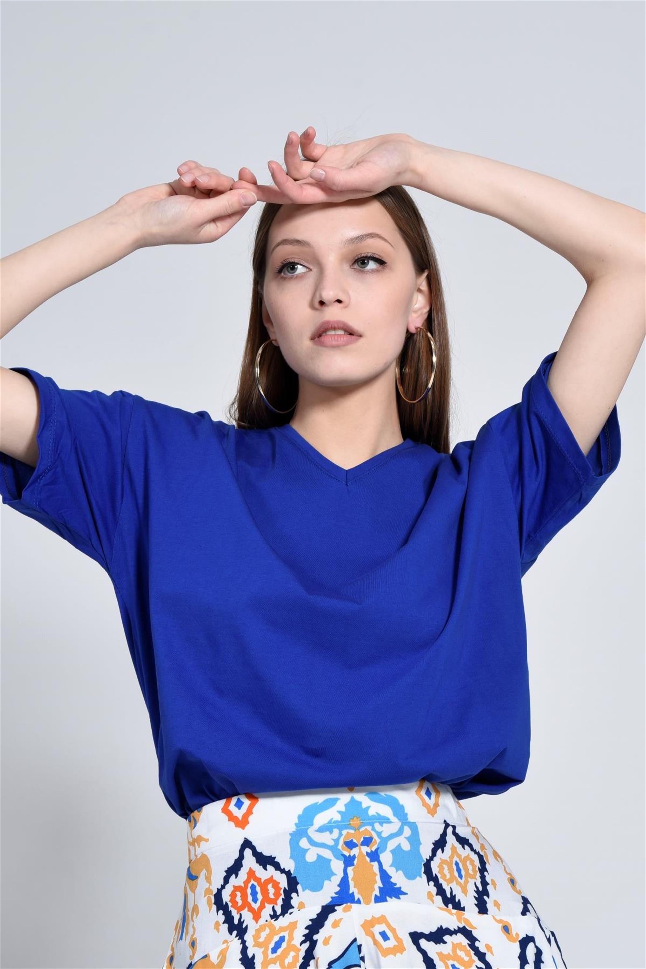 Kadın V Yaka Boyfriend Basic T-Shirt