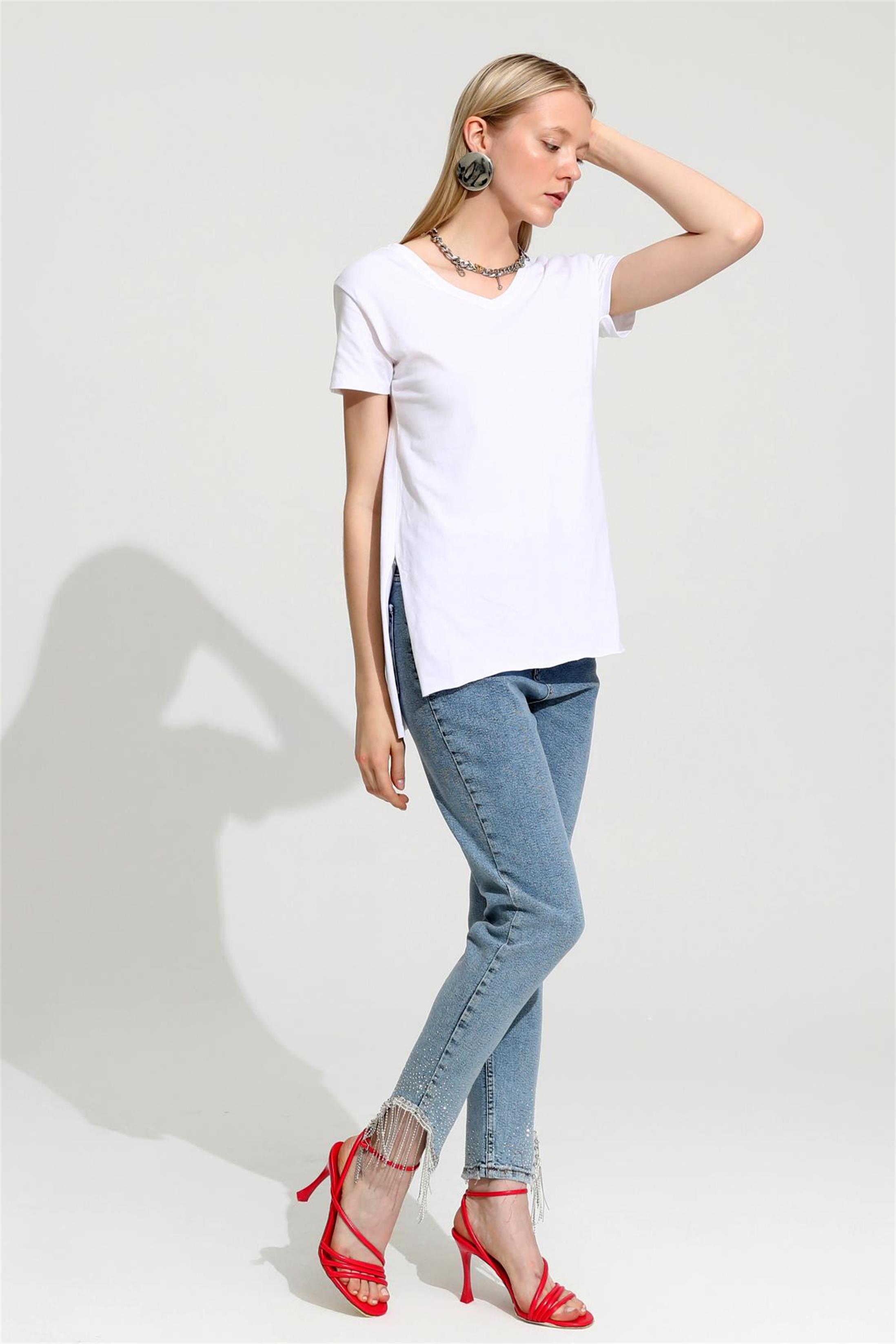 Kadın V Yaka Oversize Yırtmaçlı T-Shirt
