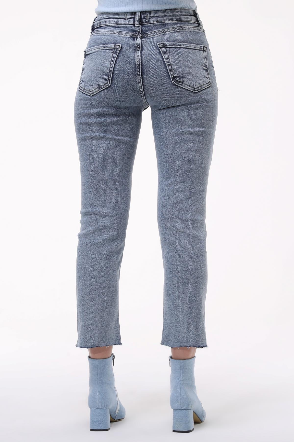 Kadın Kesik Paça Pantolon