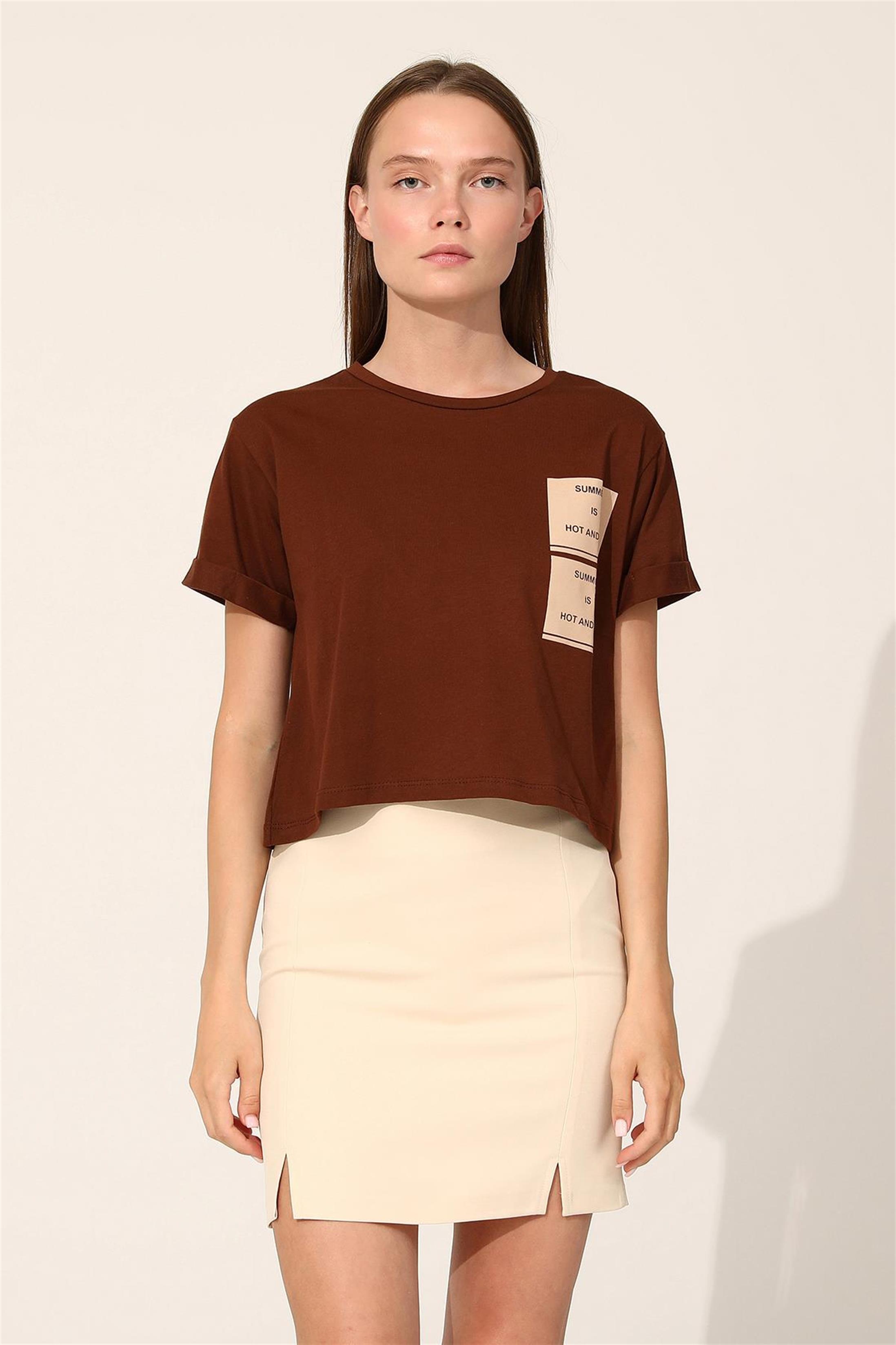 Summer Is Hot and Fun Crop T-Shirt - Kahve