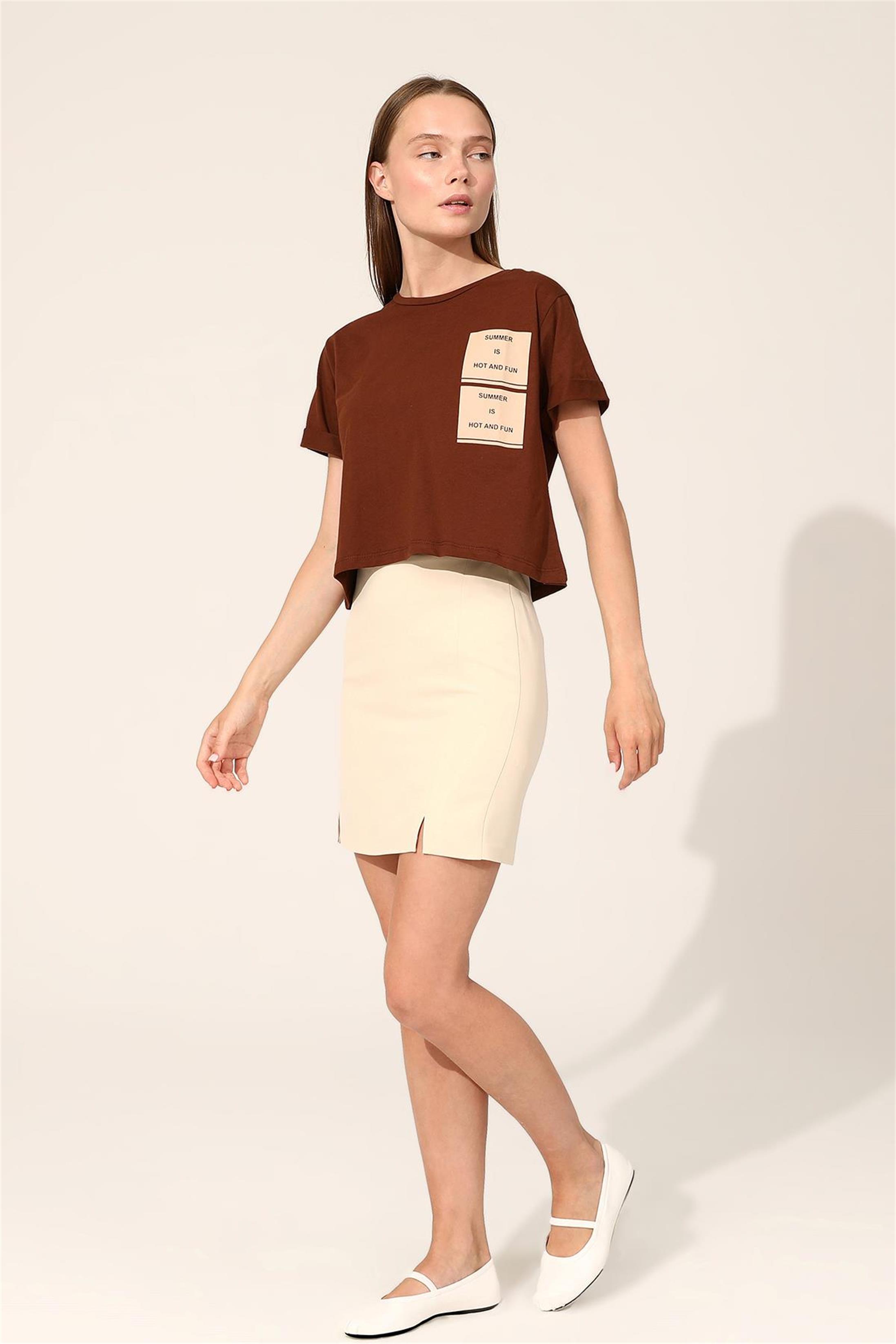 Summer Is Hot and Fun Crop T-Shirt - Kahve