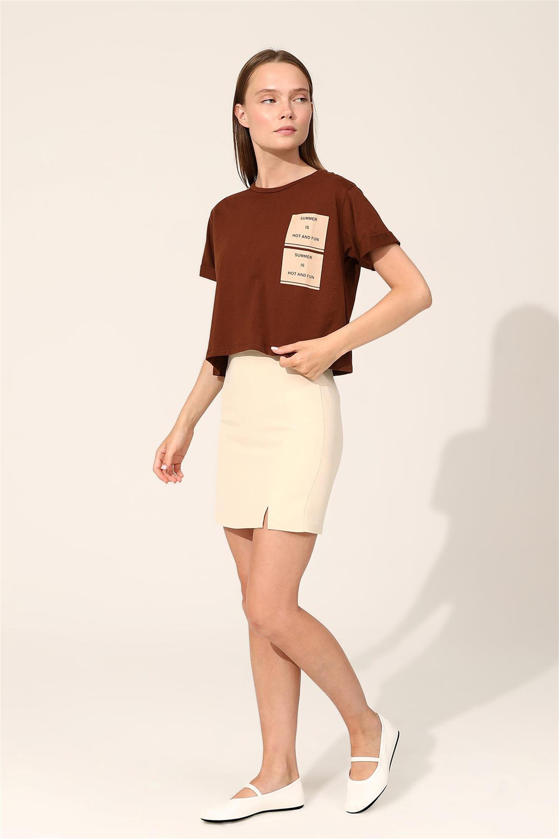 Summer Is Hot and Fun Crop T-Shirt - Kahve