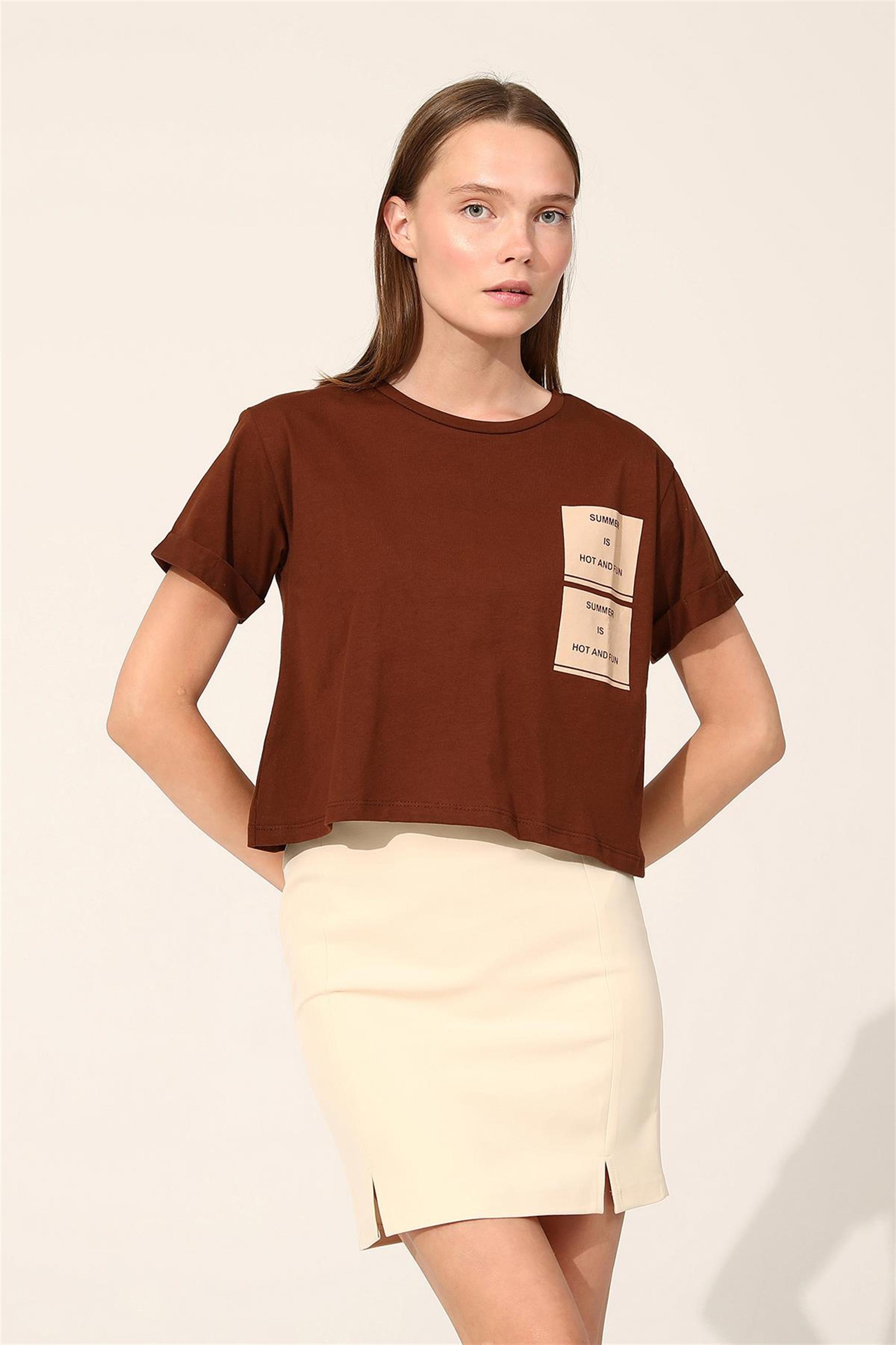 Summer Is Hot and Fun Crop T-Shirt - Kahve