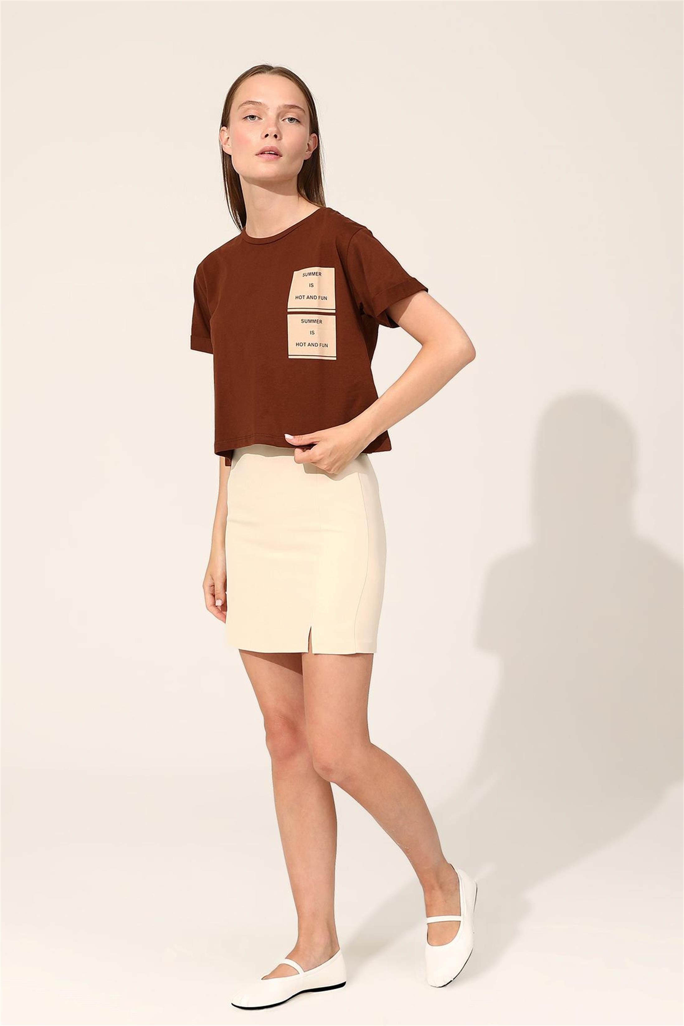 Summer Is Hot and Fun Crop T-Shirt - Kahve