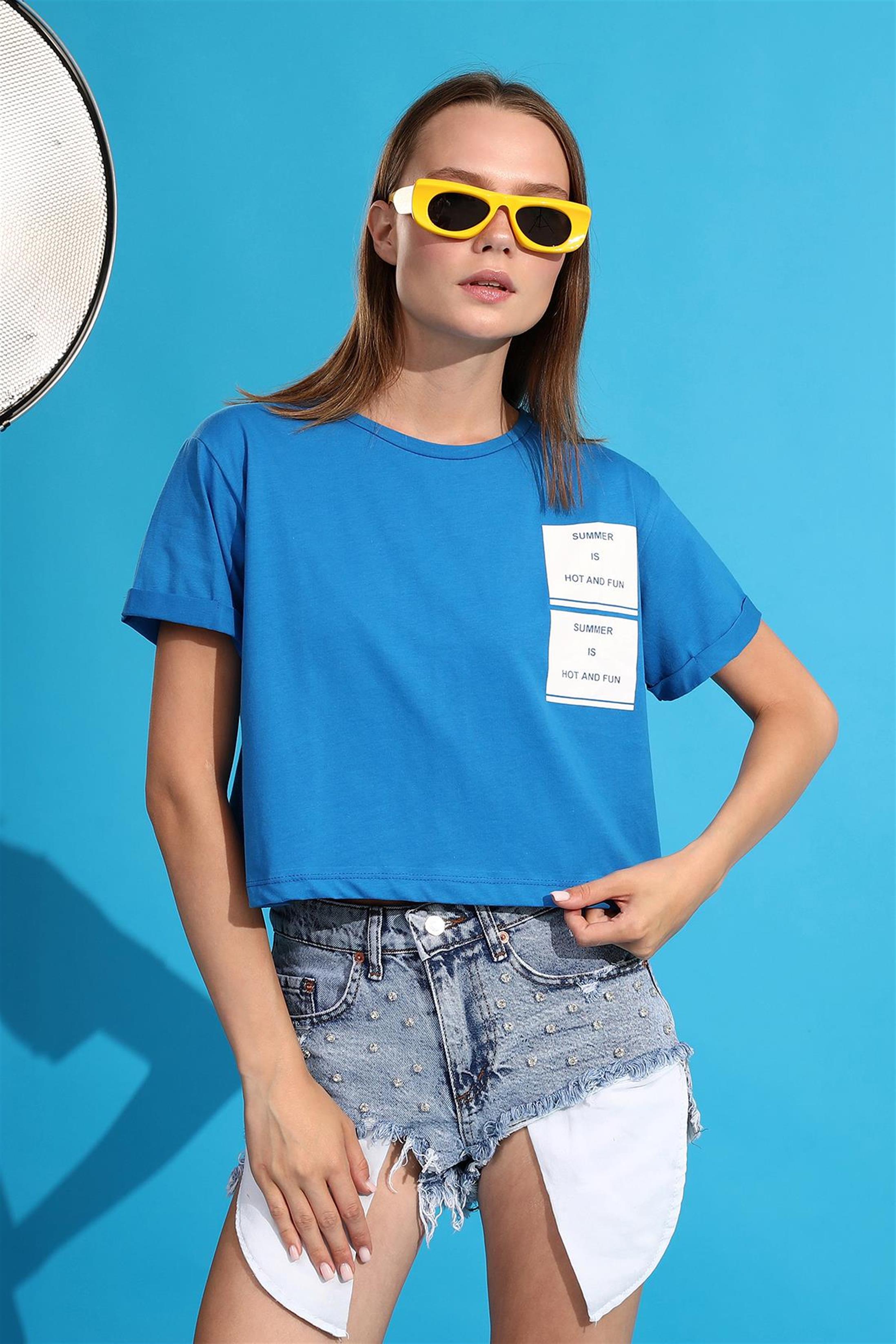 Summer Is Hot and Fun Crop T-Shirt - Mavi