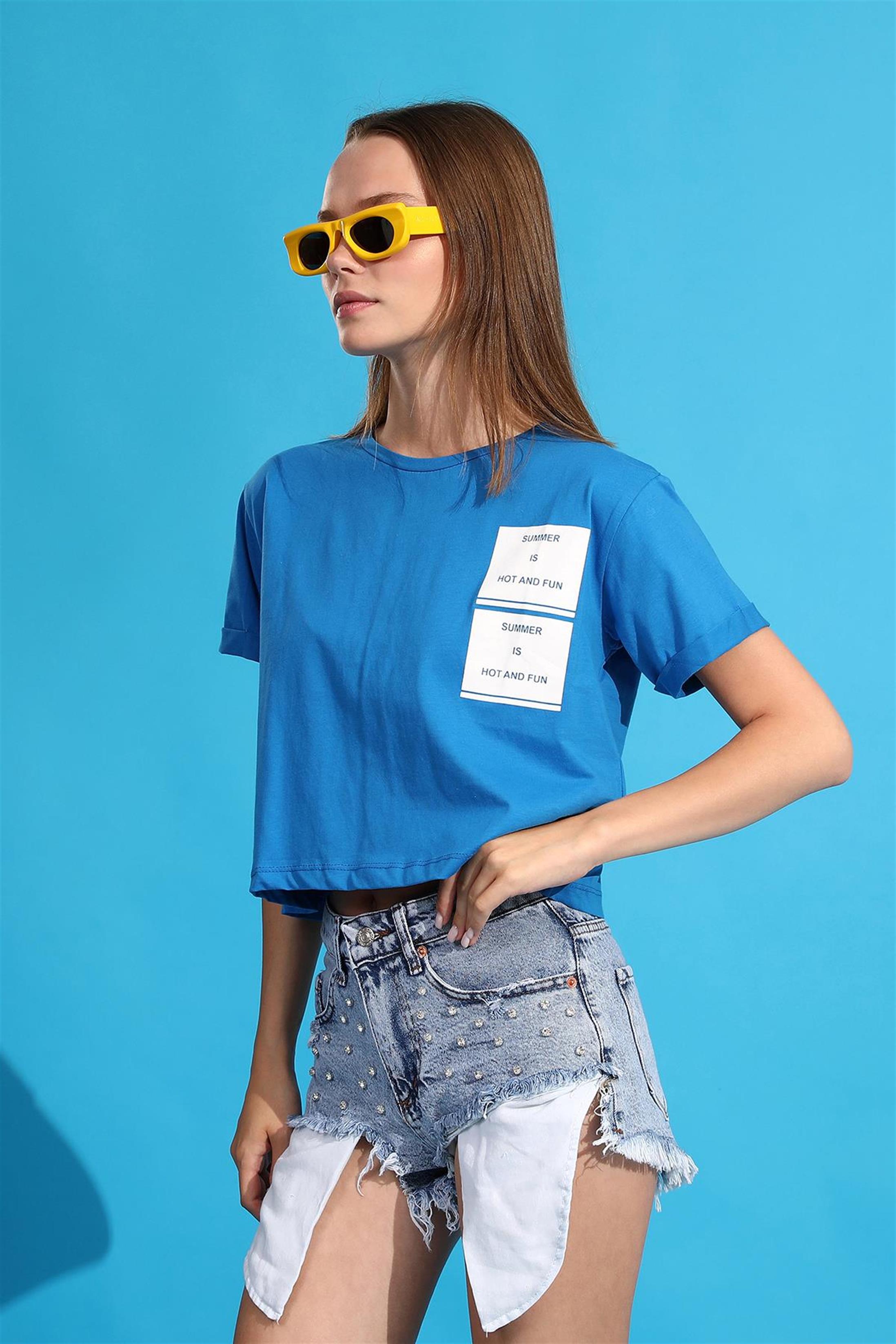 Summer Is Hot and Fun Crop T-Shirt - Mavi
