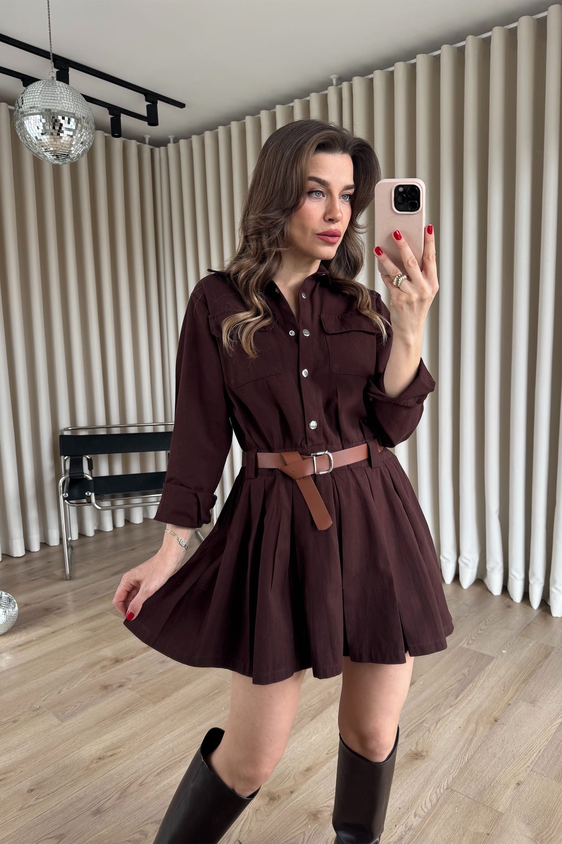 Acı Kahve Çıtçıtlı Eteği Pileli Kemerli Gabardin Gömlek Elbise