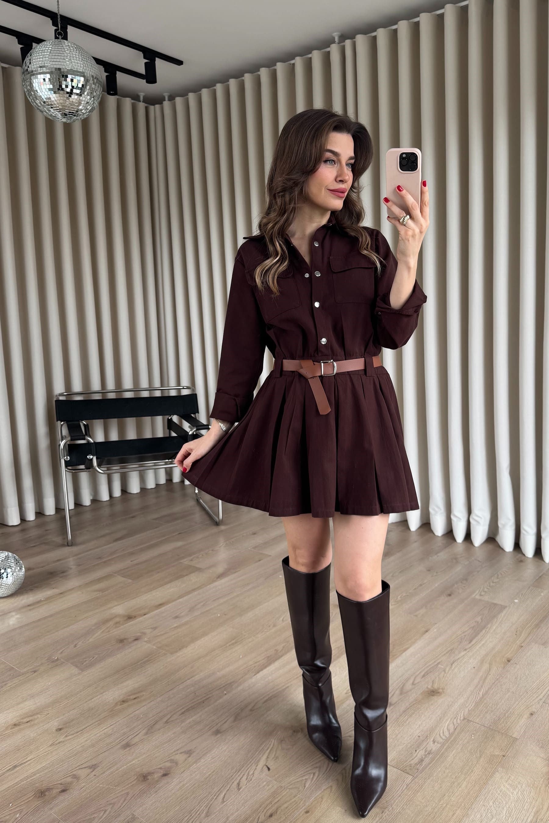 Acı Kahve Çıtçıtlı Eteği Pileli Kemerli Gabardin Gömlek Elbise