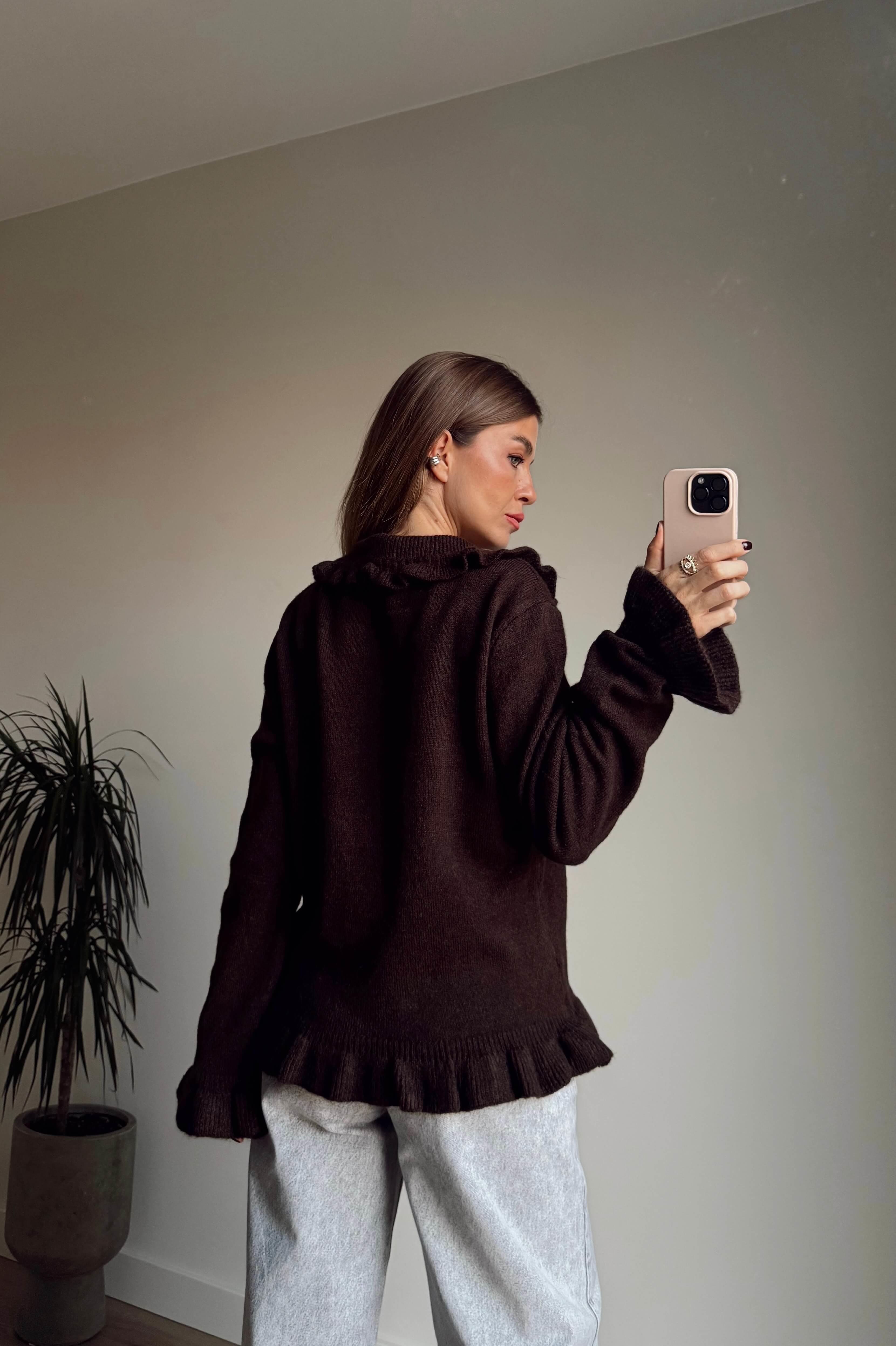 Acı Kahve Fırfır Detaylı Hırka