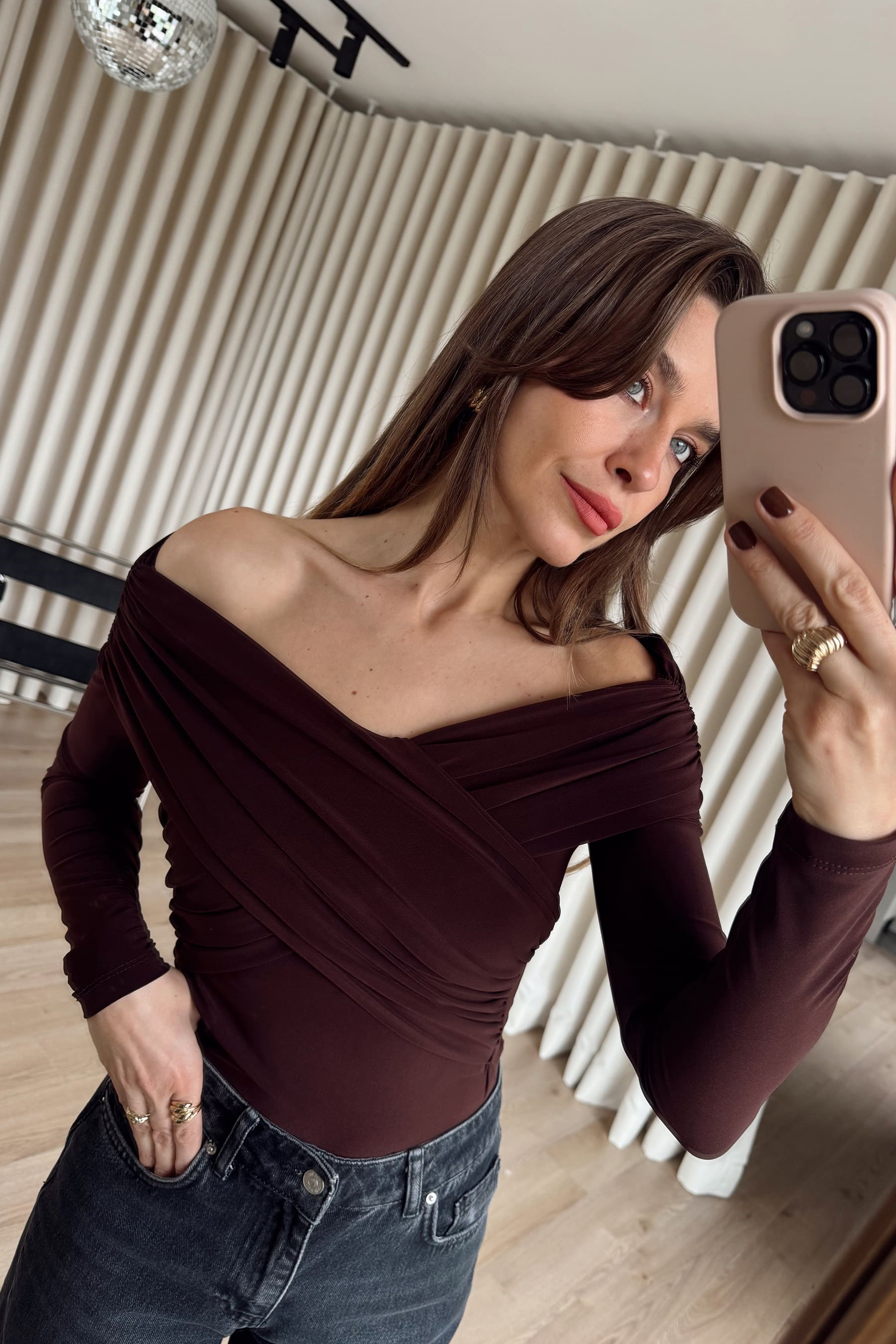 Acı Kahve Omuzdan Çapraz Drapeli Bluz