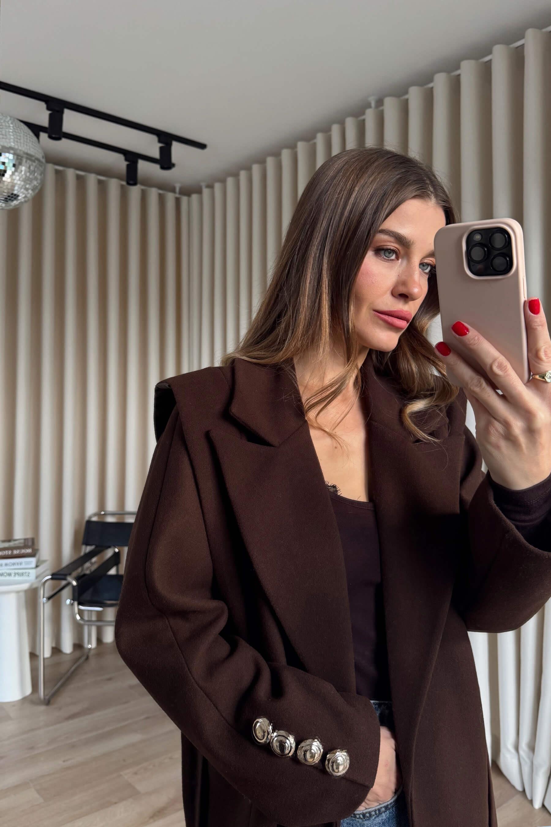 Acı Kahve Omuzdan Pile Detaylı Astarlı Rahat Kalıp Yün Kaban