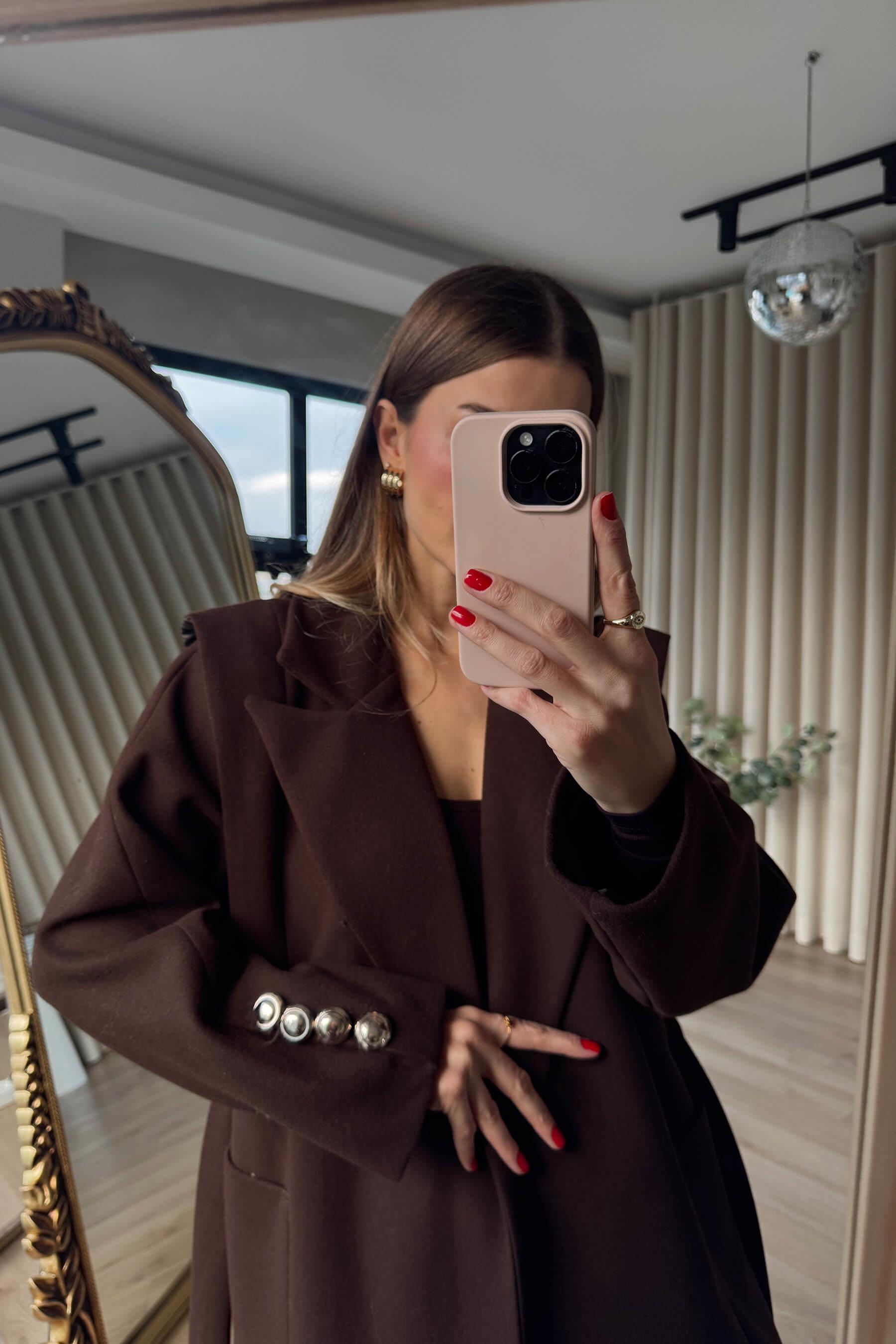 Acı Kahve Omuzdan Pile Detaylı Astarlı Rahat Kalıp Yün Kaban