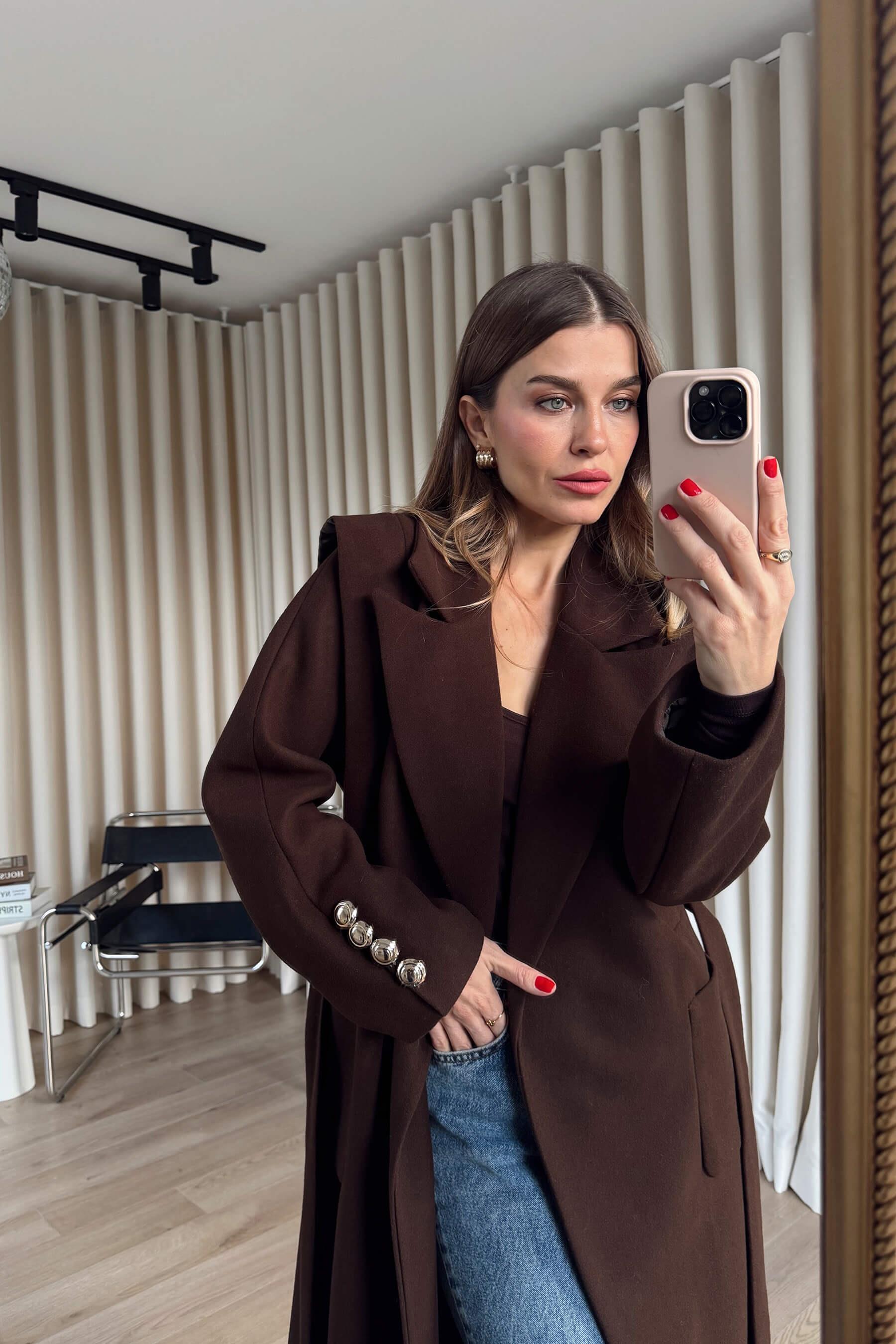 Acı Kahve Omuzdan Pile Detaylı Astarlı Rahat Kalıp Yün Kaban