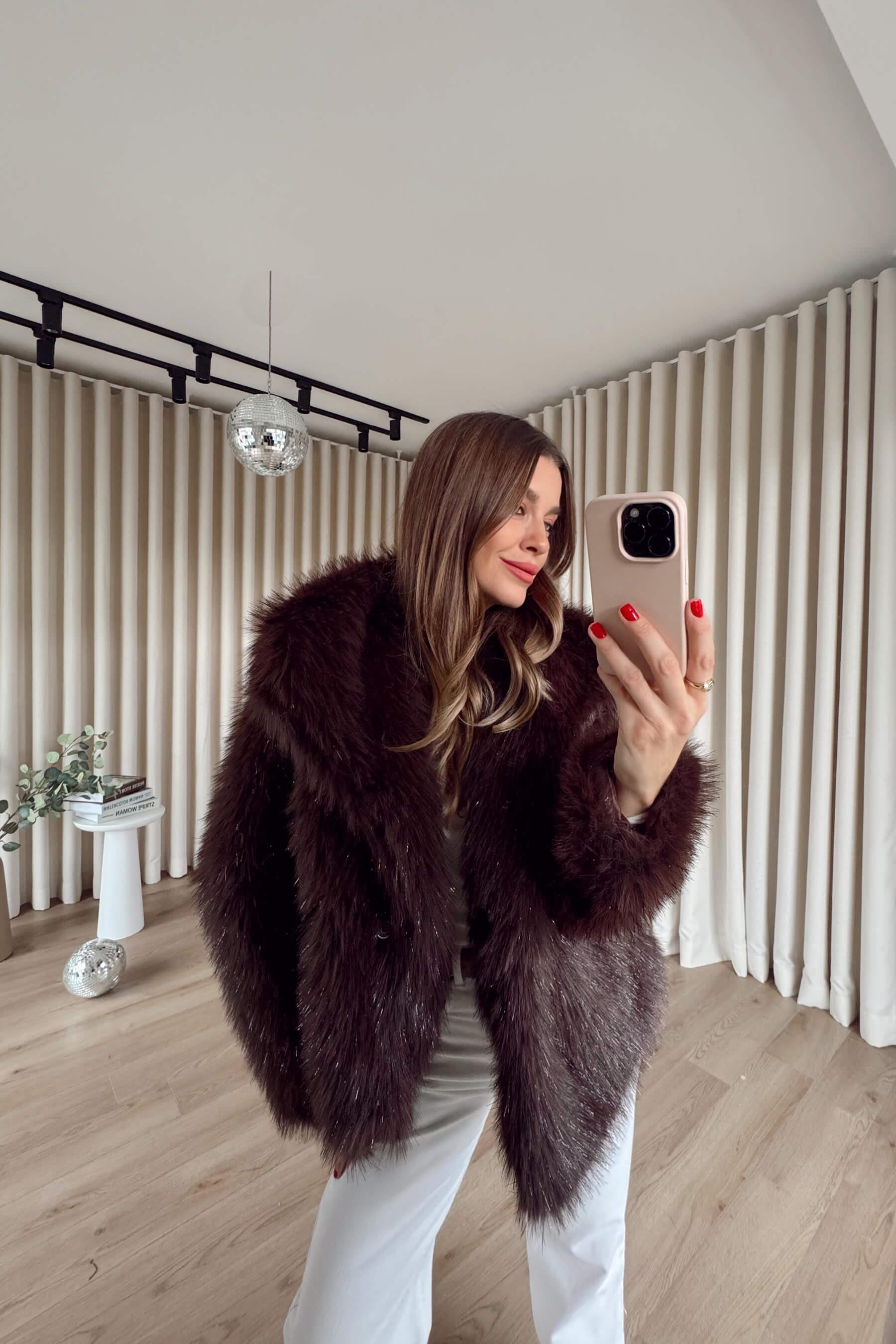 Acı Kahve Sim Tüy Detaylı Oversize Kürk