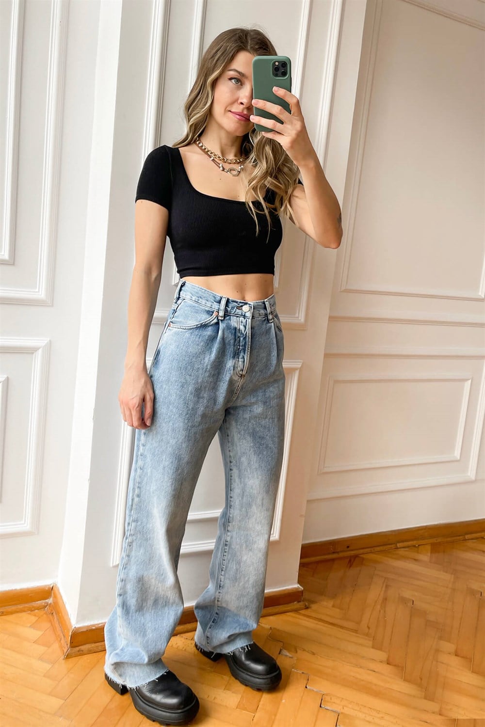 Açık Mavi Pensli Bol Kesim Jean
