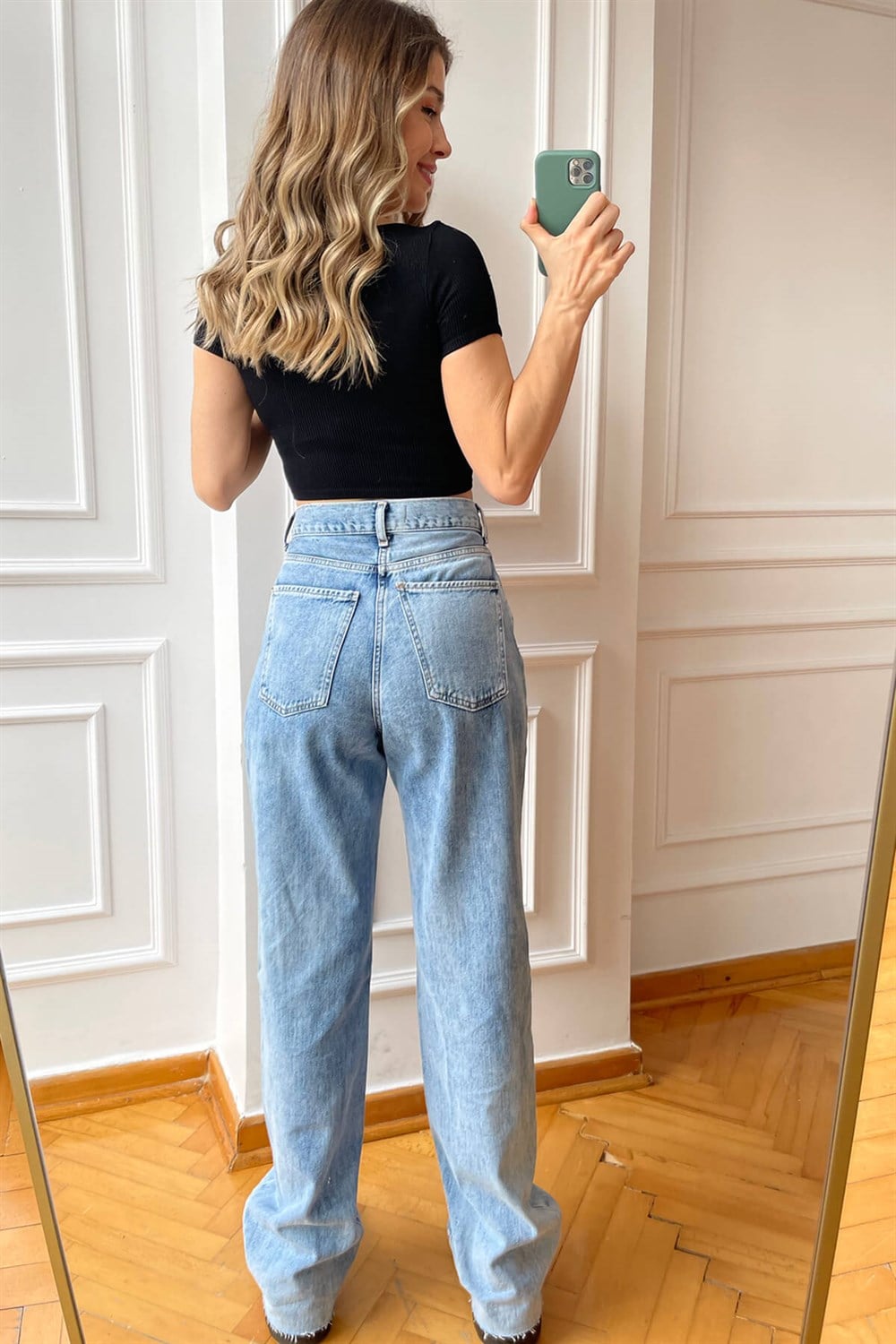 Açık Mavi Pensli Bol Kesim Jean