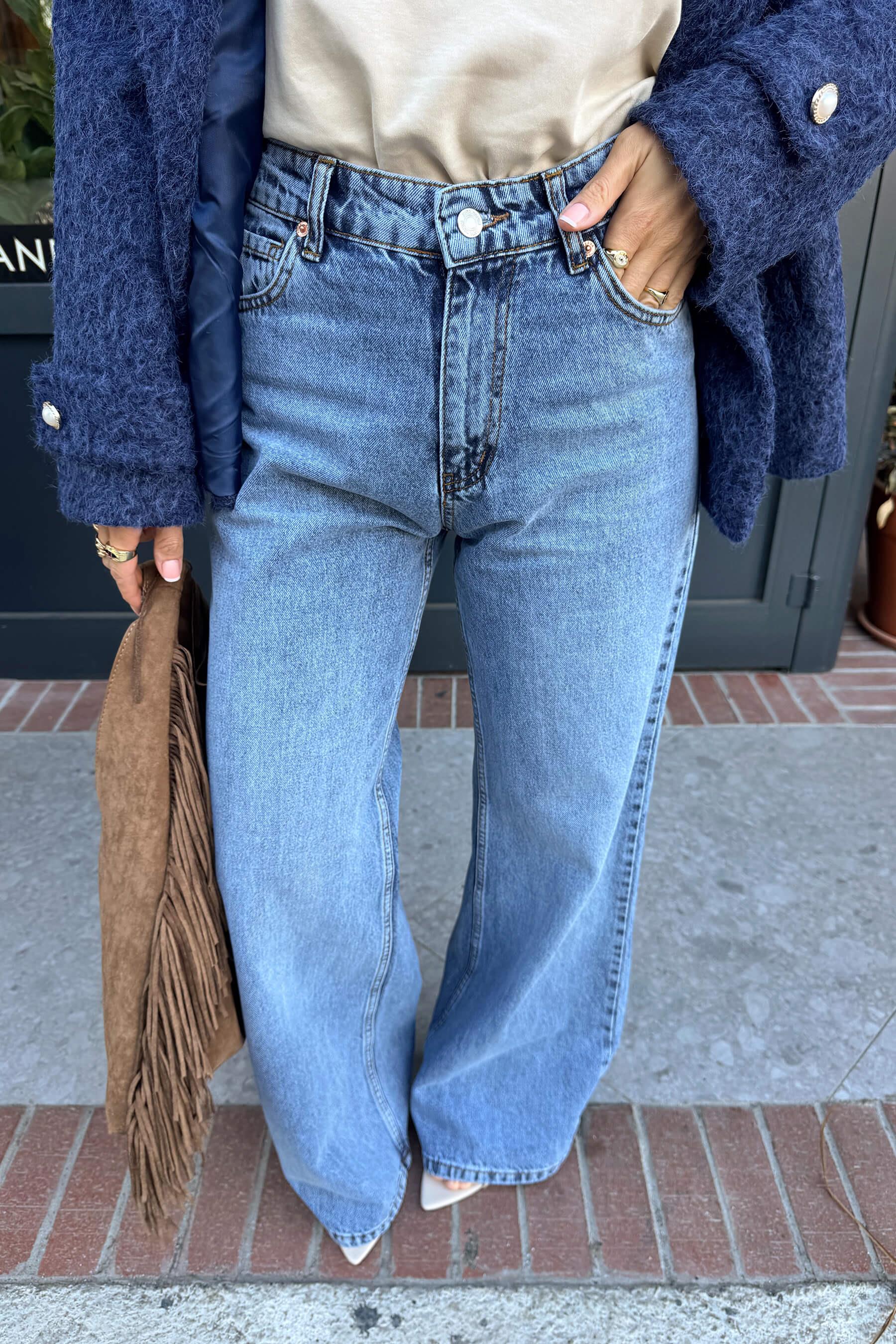 Açık Mavi Yıkamalı Wide Leg Jean