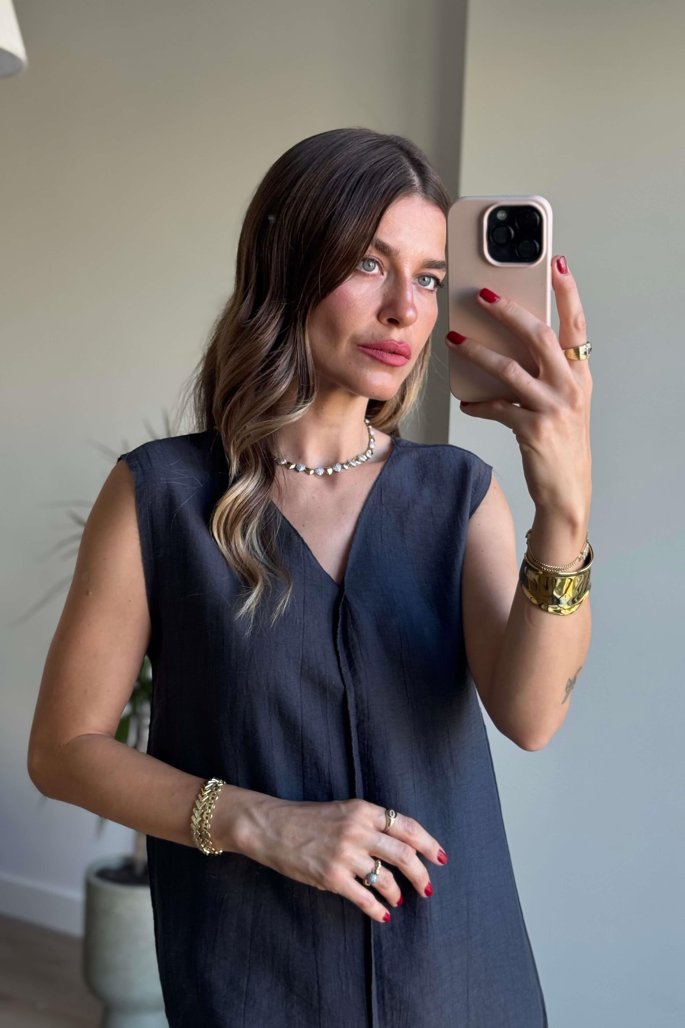 Antrasit Dikiş Detaylı Yırtmaçlı V Yaka Elbise