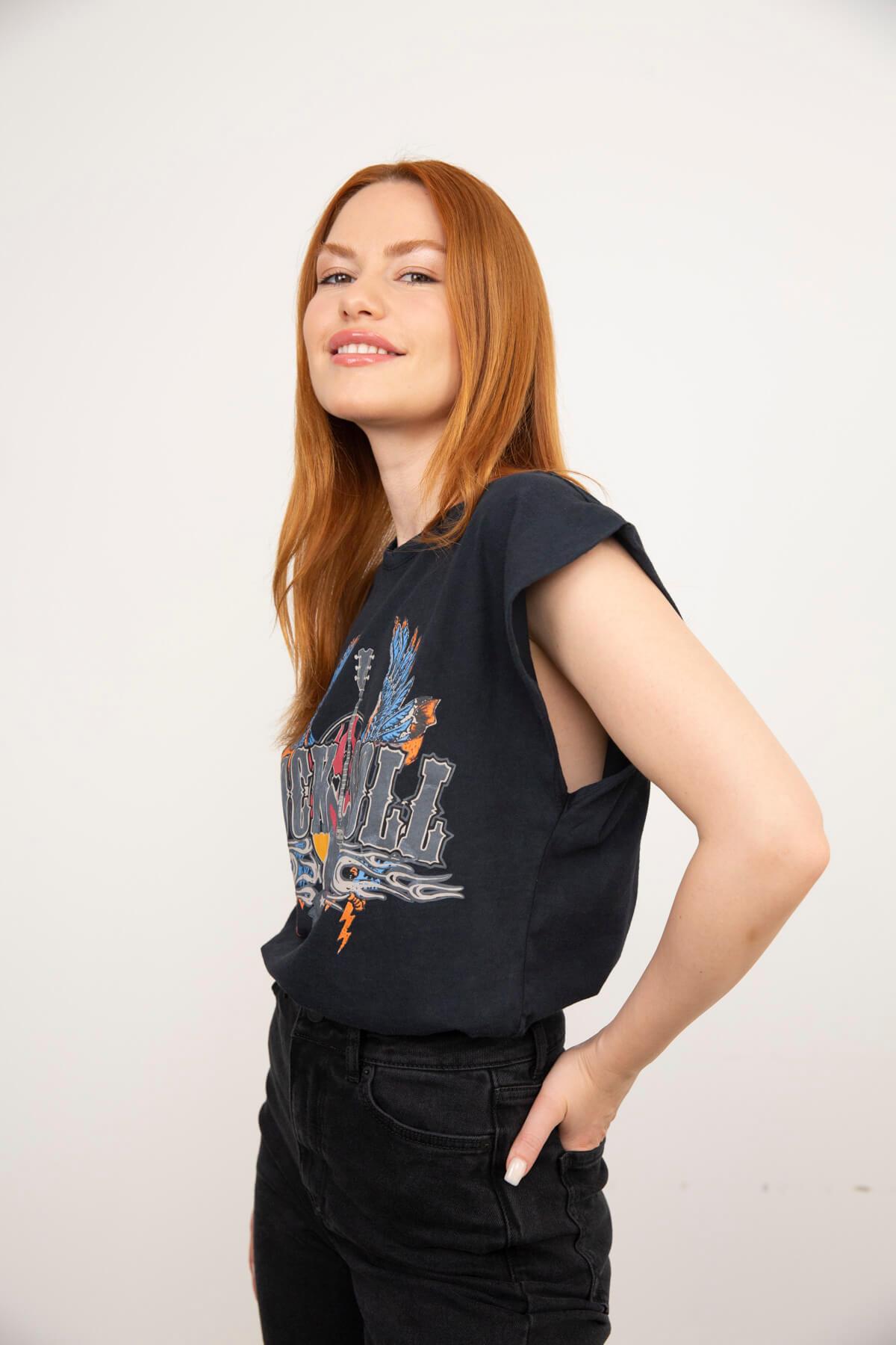 Antrasit Rock N Roll Baskılı Sıfır Kol T-Shirt