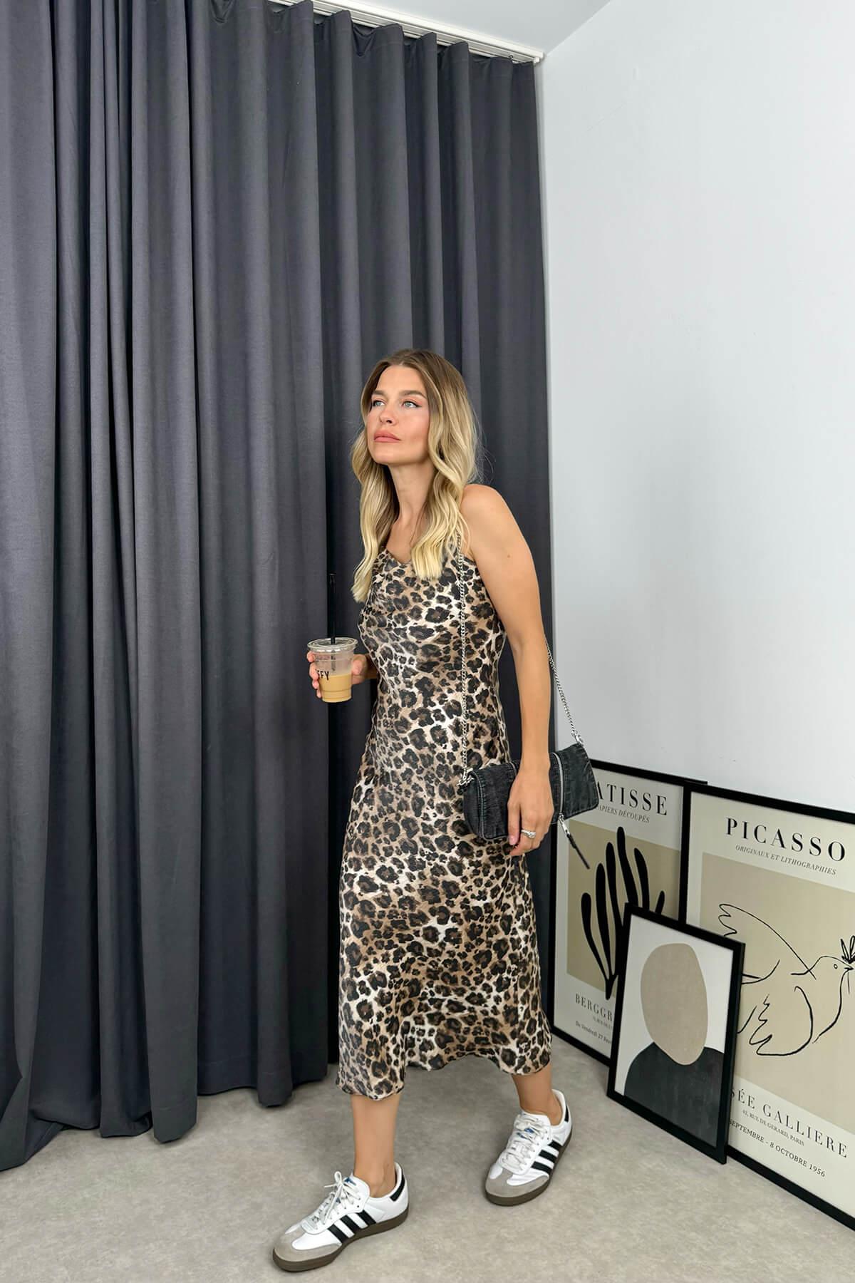 Askılı Leopar Desenli Elbise