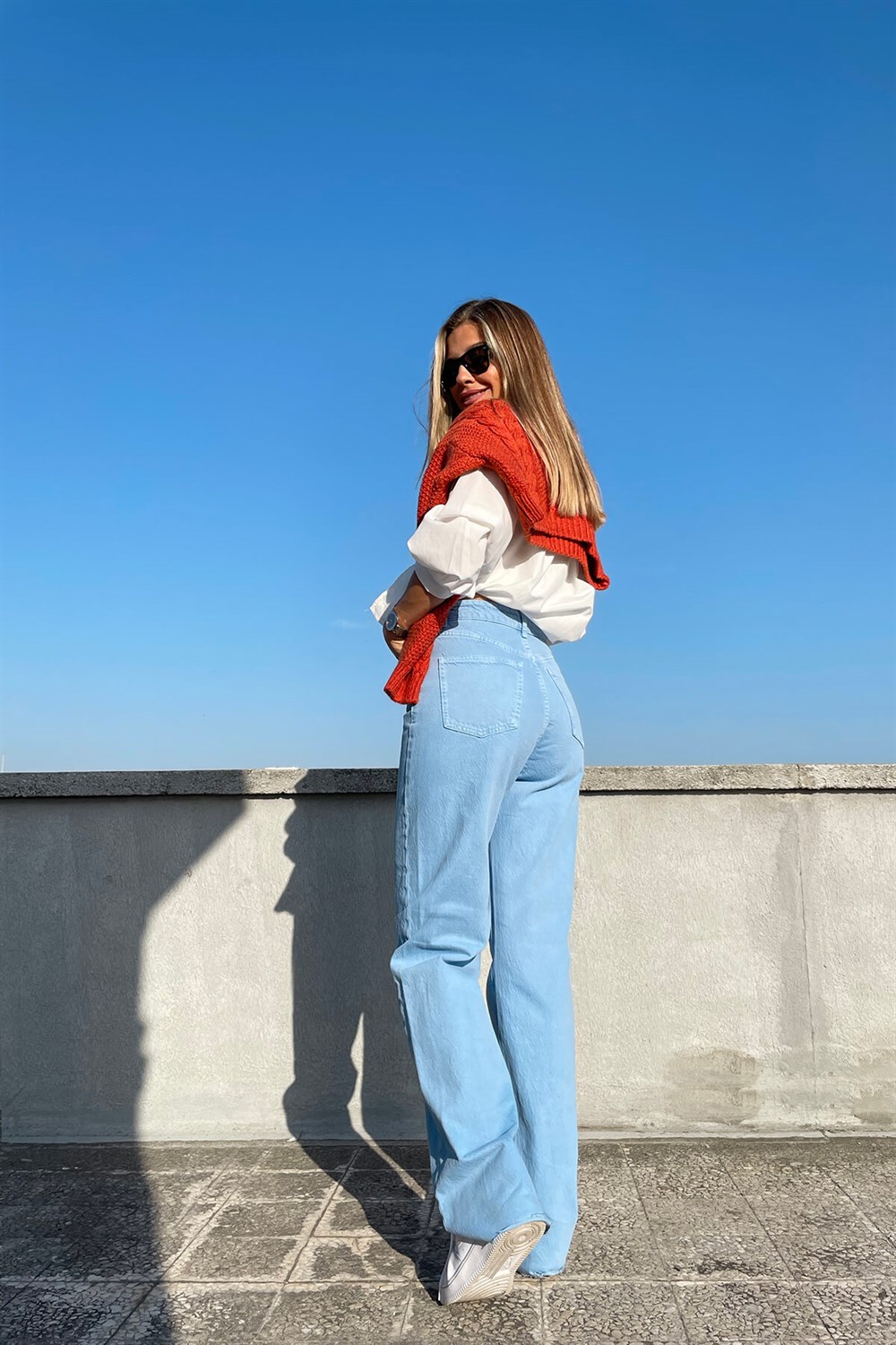 Bebe Mavisi Kesik Paça Jean