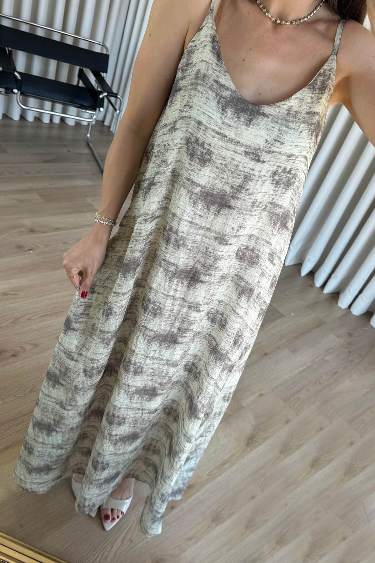 Bej Askılı Astarlı Batik Desenli Premium Elbise