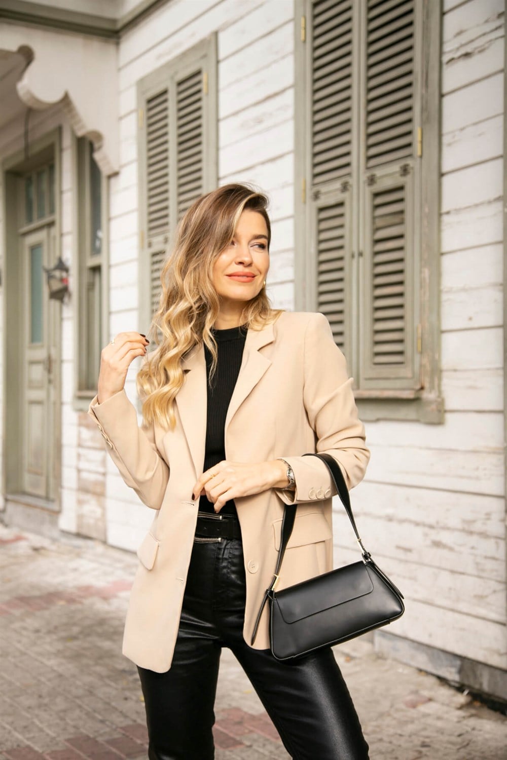 Bej Astarlı Vatkalı Blazer Ceket