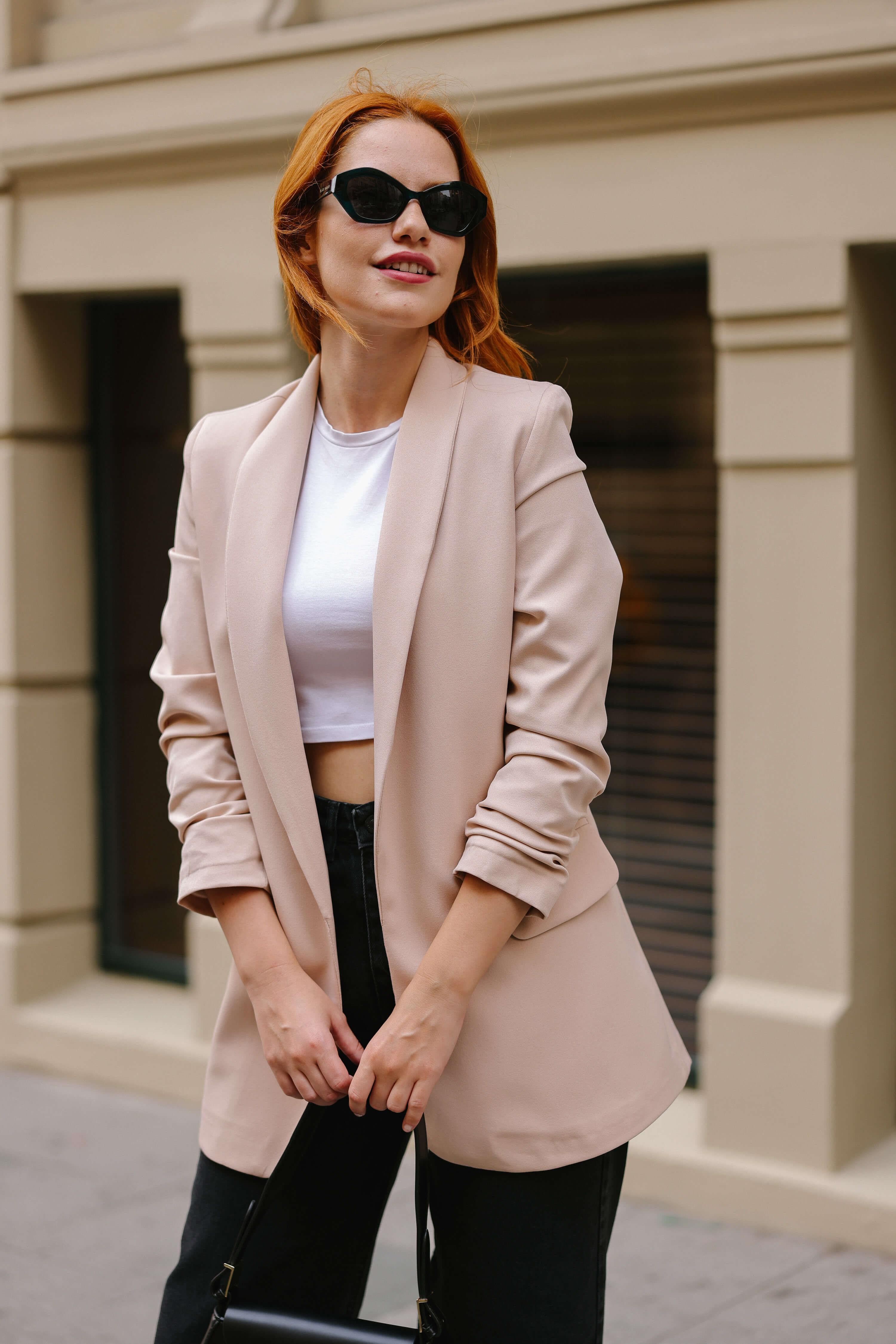 Bej Kolu Büzgülü Astarlı Vatkalı Blazer Ceket