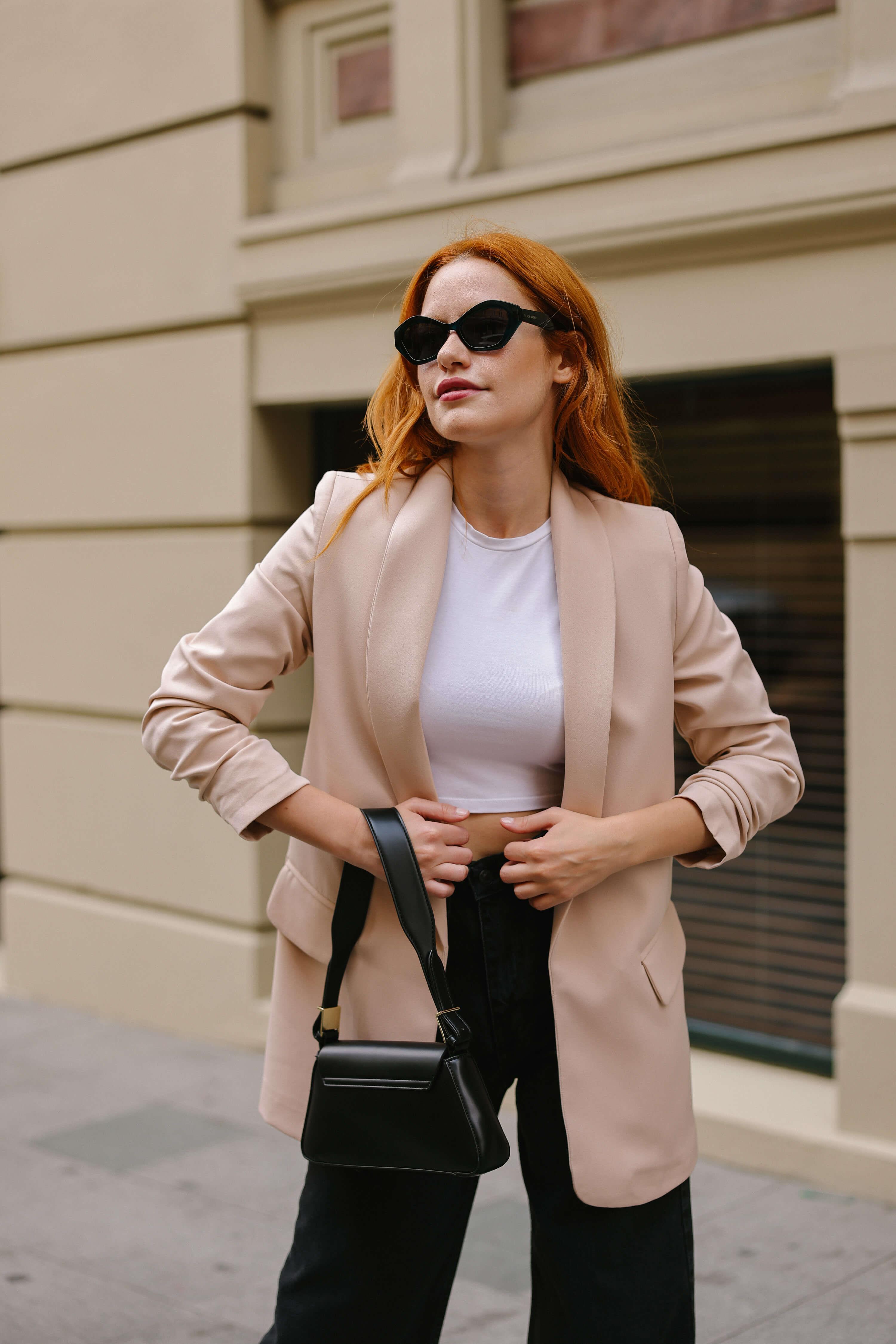 Bej Kolu Büzgülü Astarlı Vatkalı Blazer Ceket