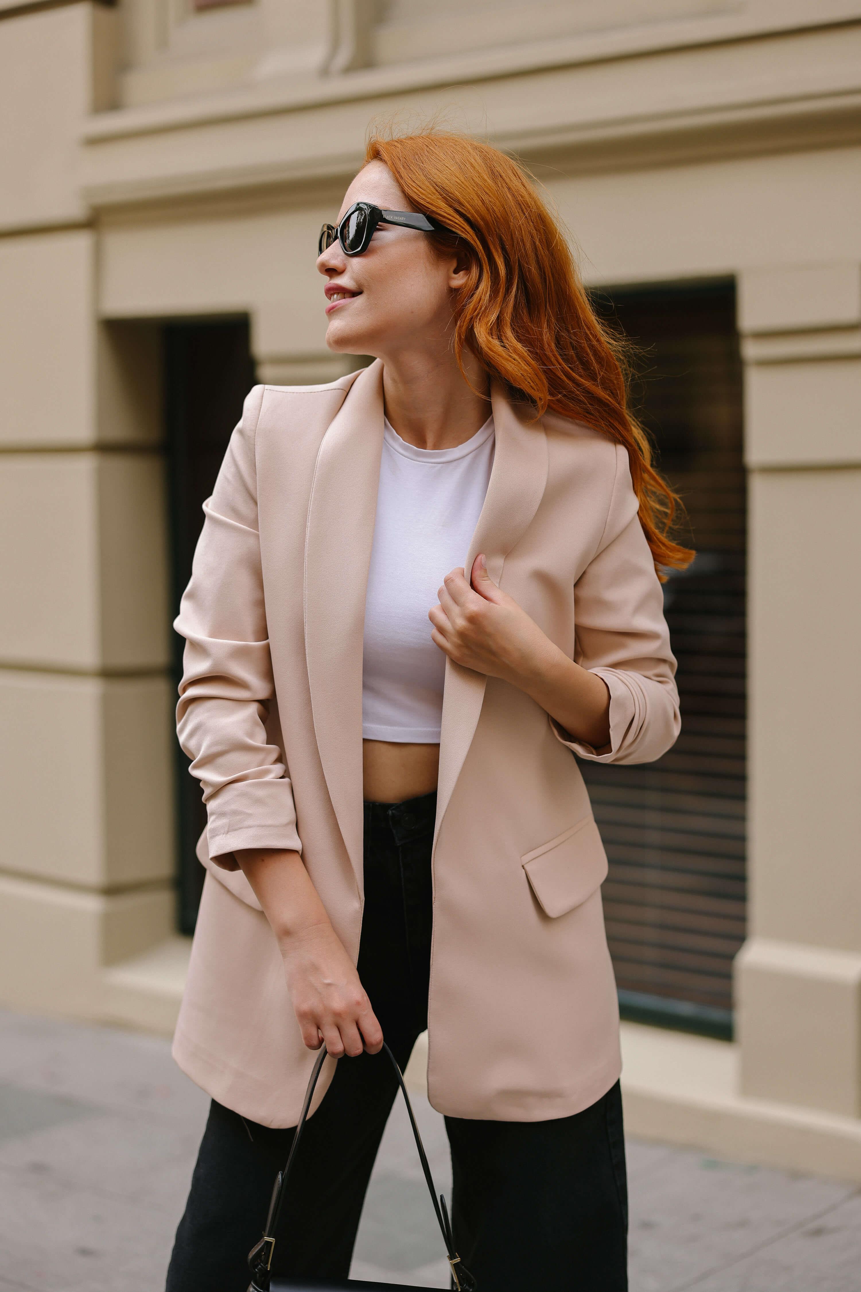 Bej Kolu Büzgülü Astarlı Vatkalı Blazer Ceket