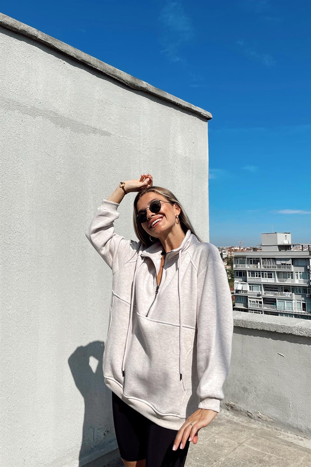 Bej Önden Fermuarlı Sweatshirt