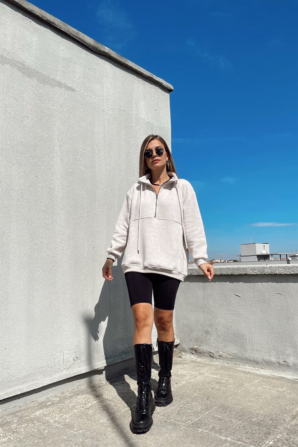 Bej Önden Fermuarlı Sweatshirt