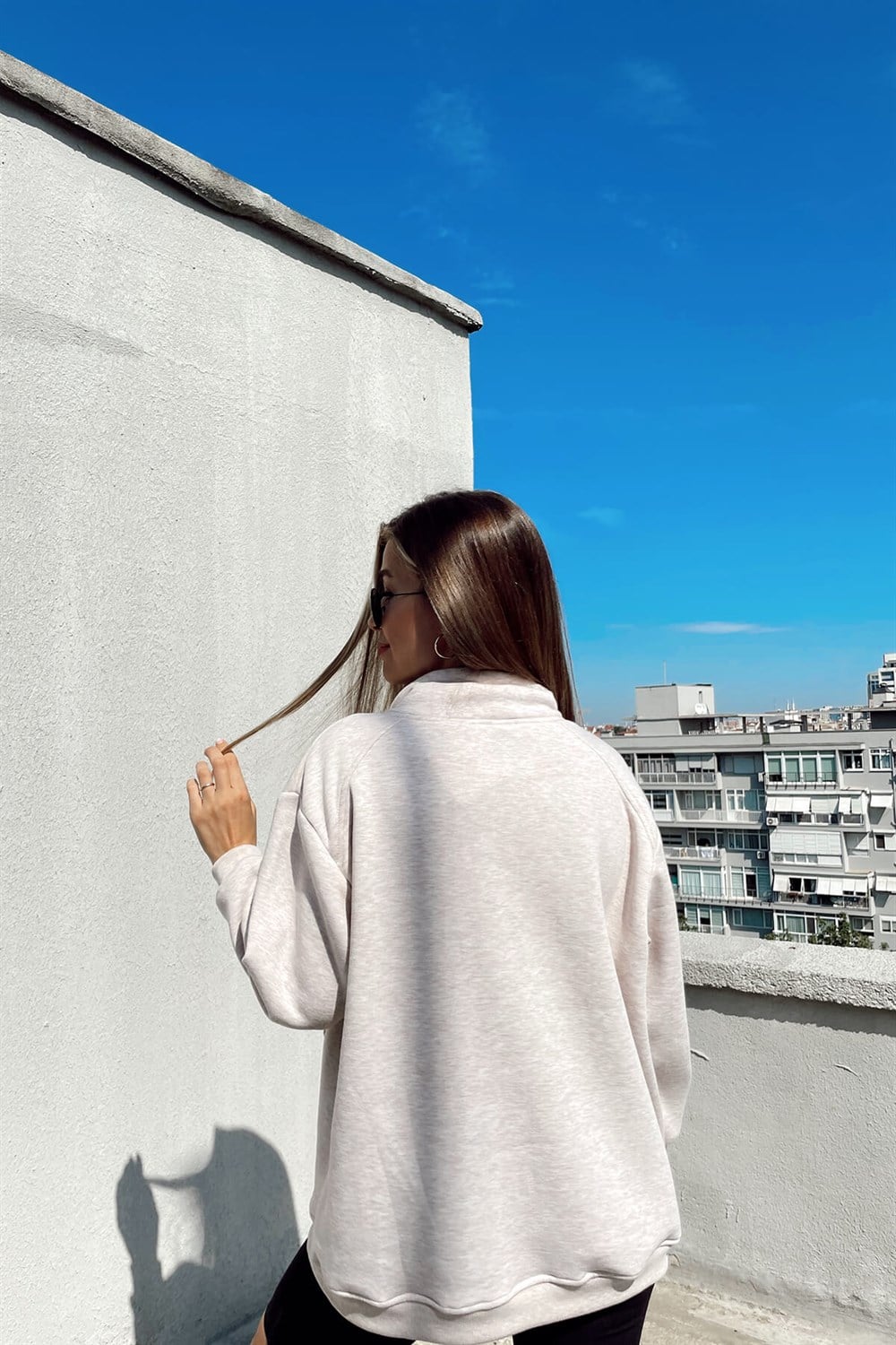 Bej Önden Fermuarlı Sweatshirt