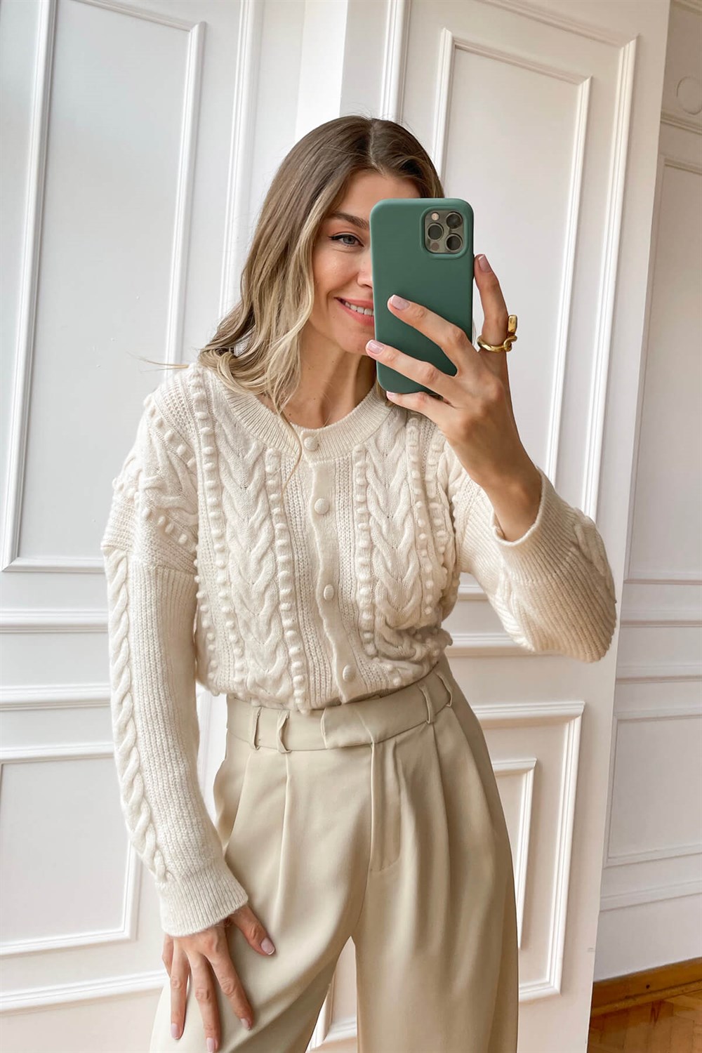 Bej Önü Motifli Crop Hırka