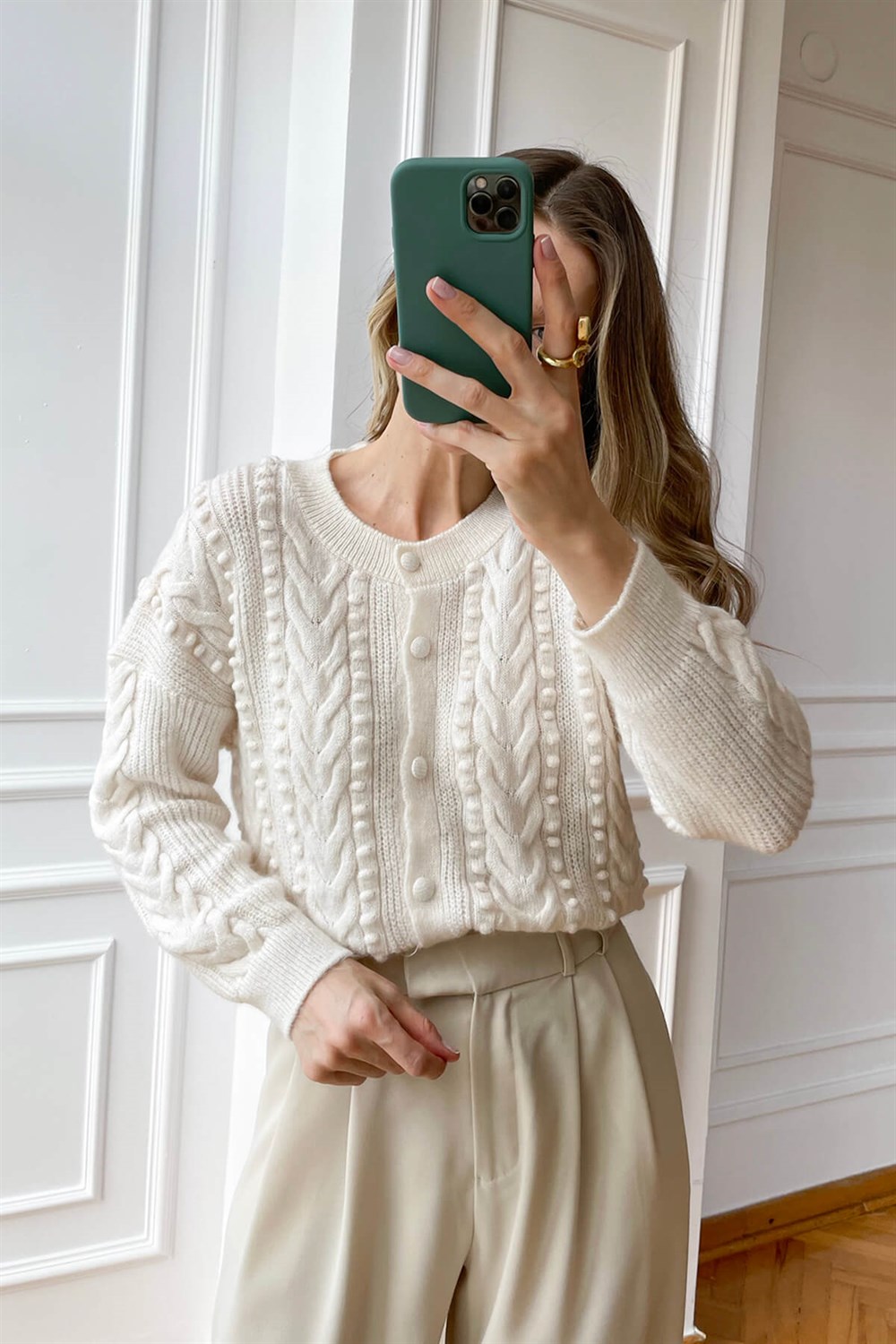Bej Önü Motifli Crop Hırka